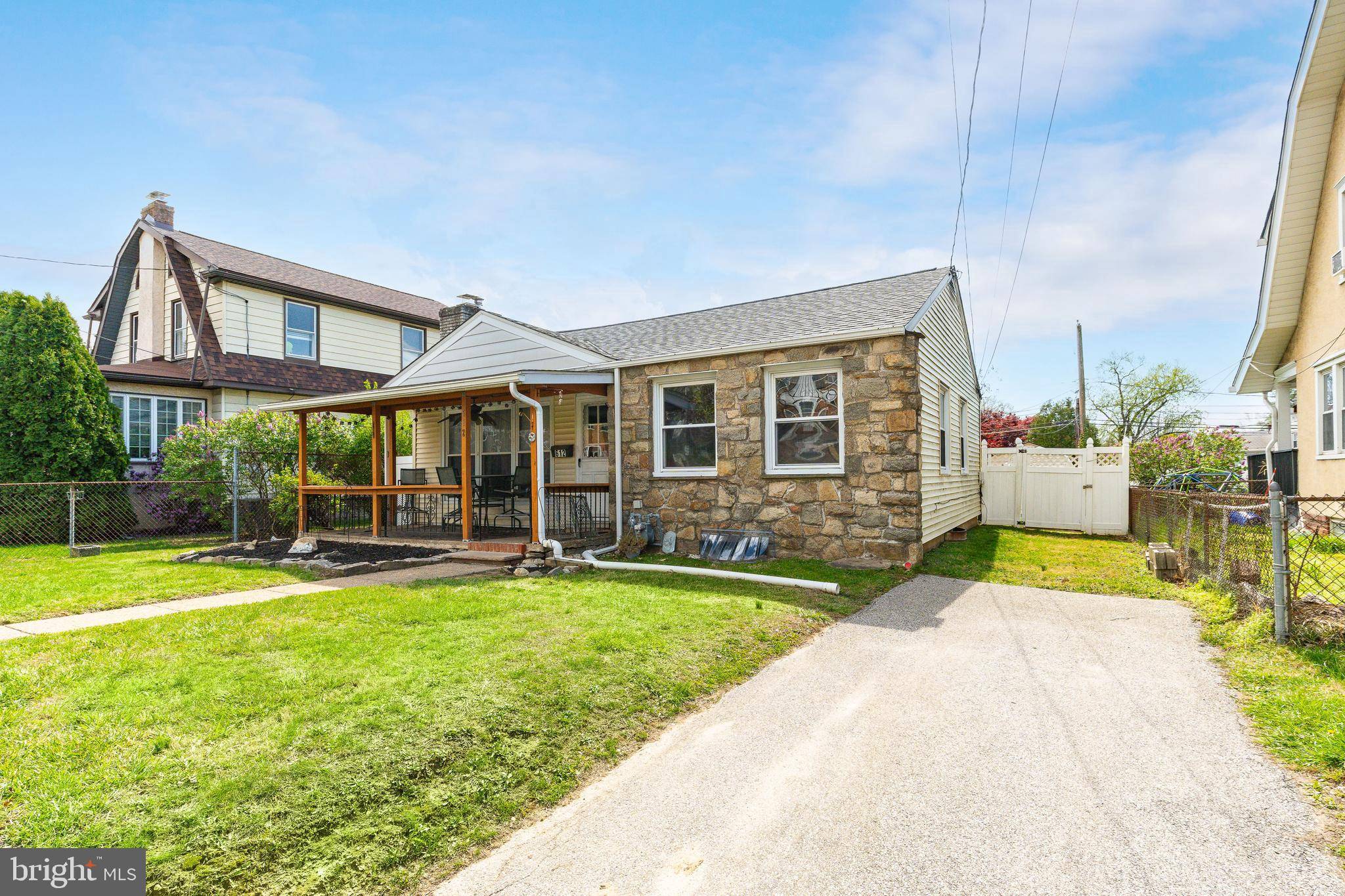 Secane, PA 19018,612 S OAK AVE