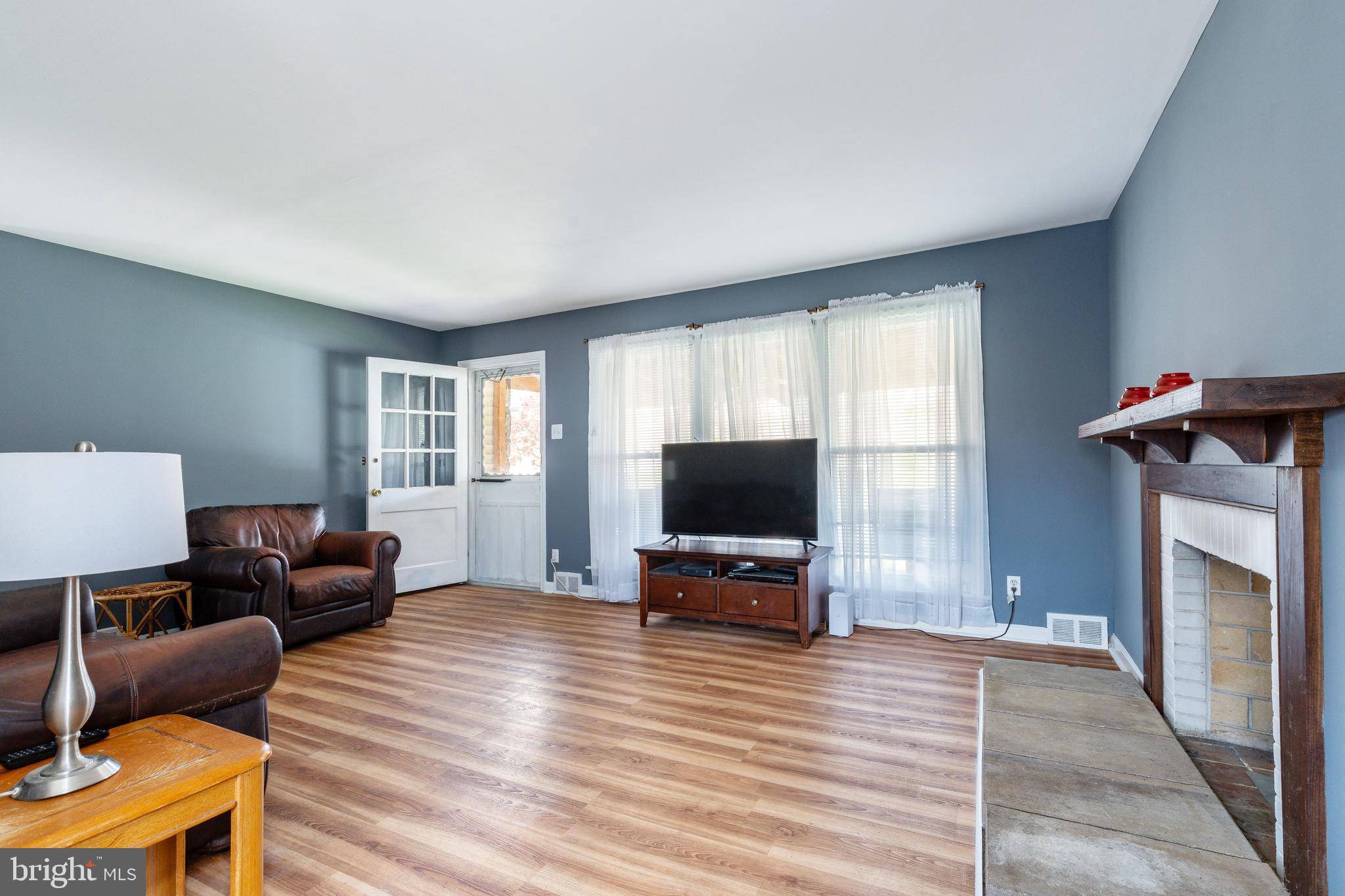 Secane, PA 19018,612 S OAK AVE