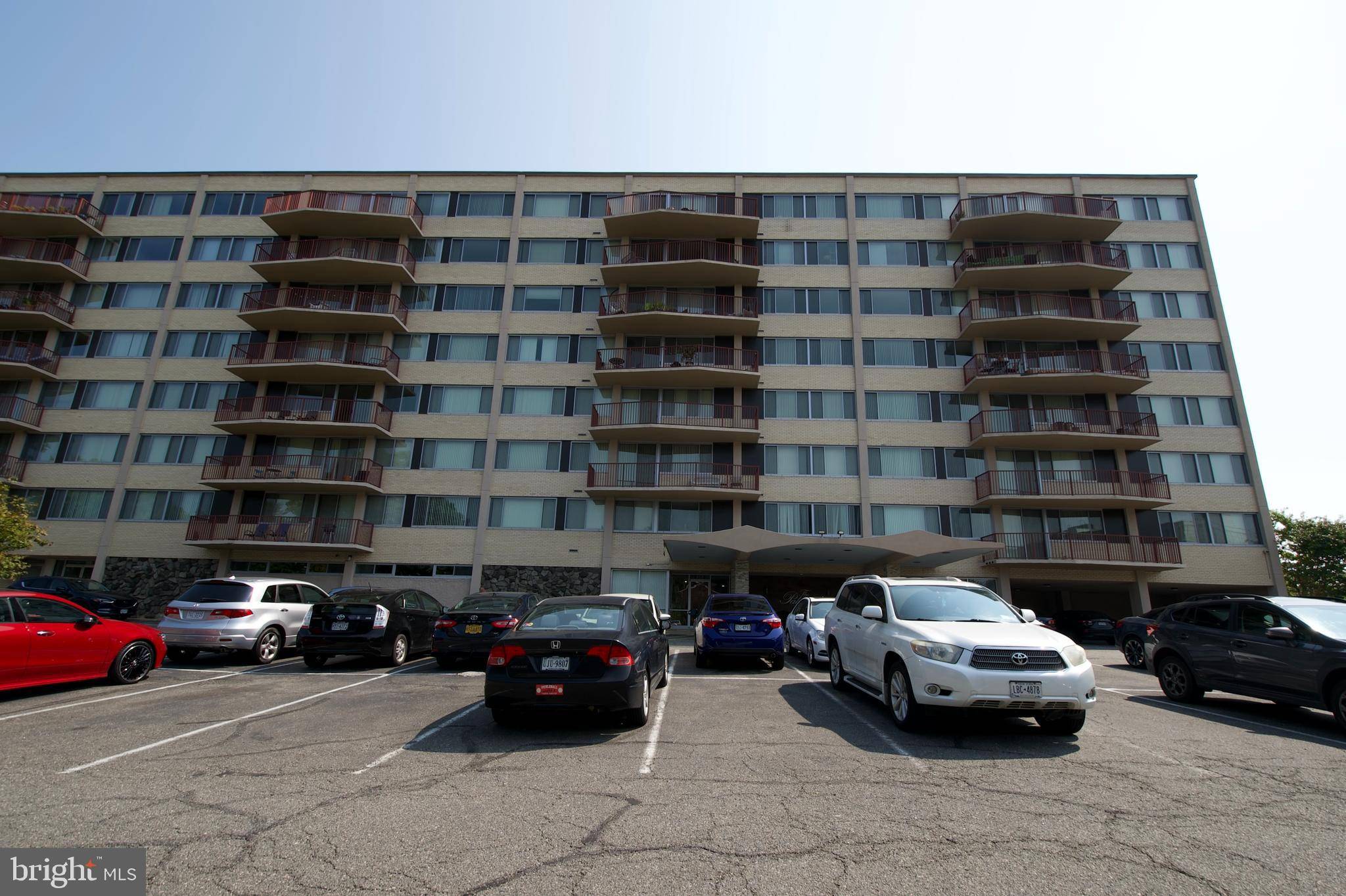Arlington, VA 22204,5353 COLUMBIA PIKE #503