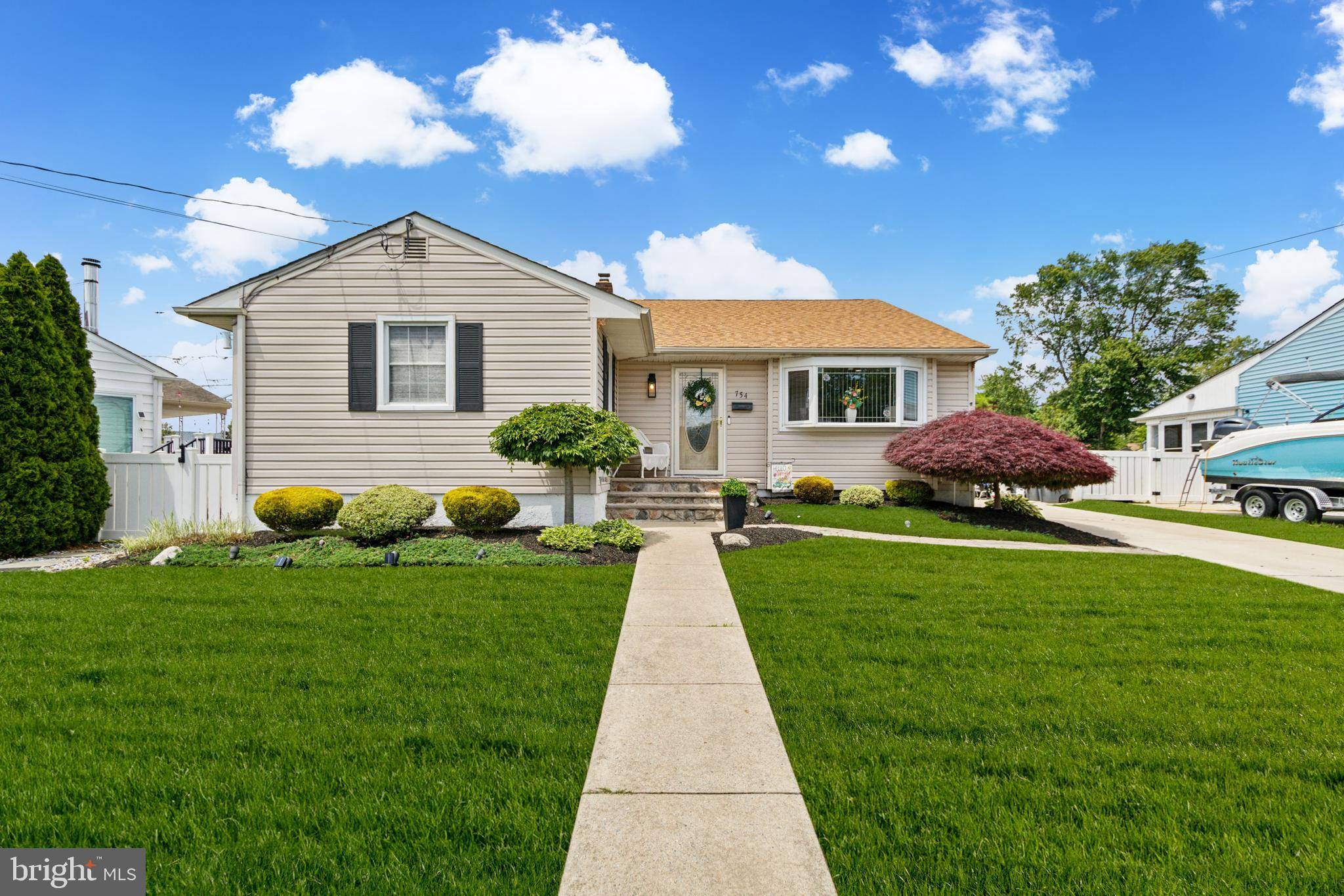 Bellmawr, NJ 08031,754 DEVENNEY DR