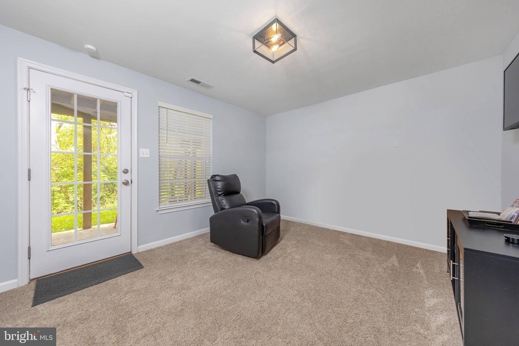 Deptford, NJ 08096,631 SWEETGUM LN