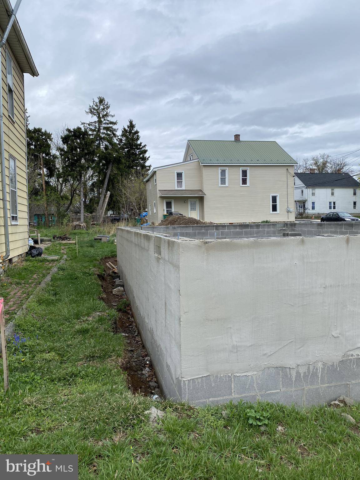 Chambersburg, PA 17201,131-135-137 E GARFIELD ST