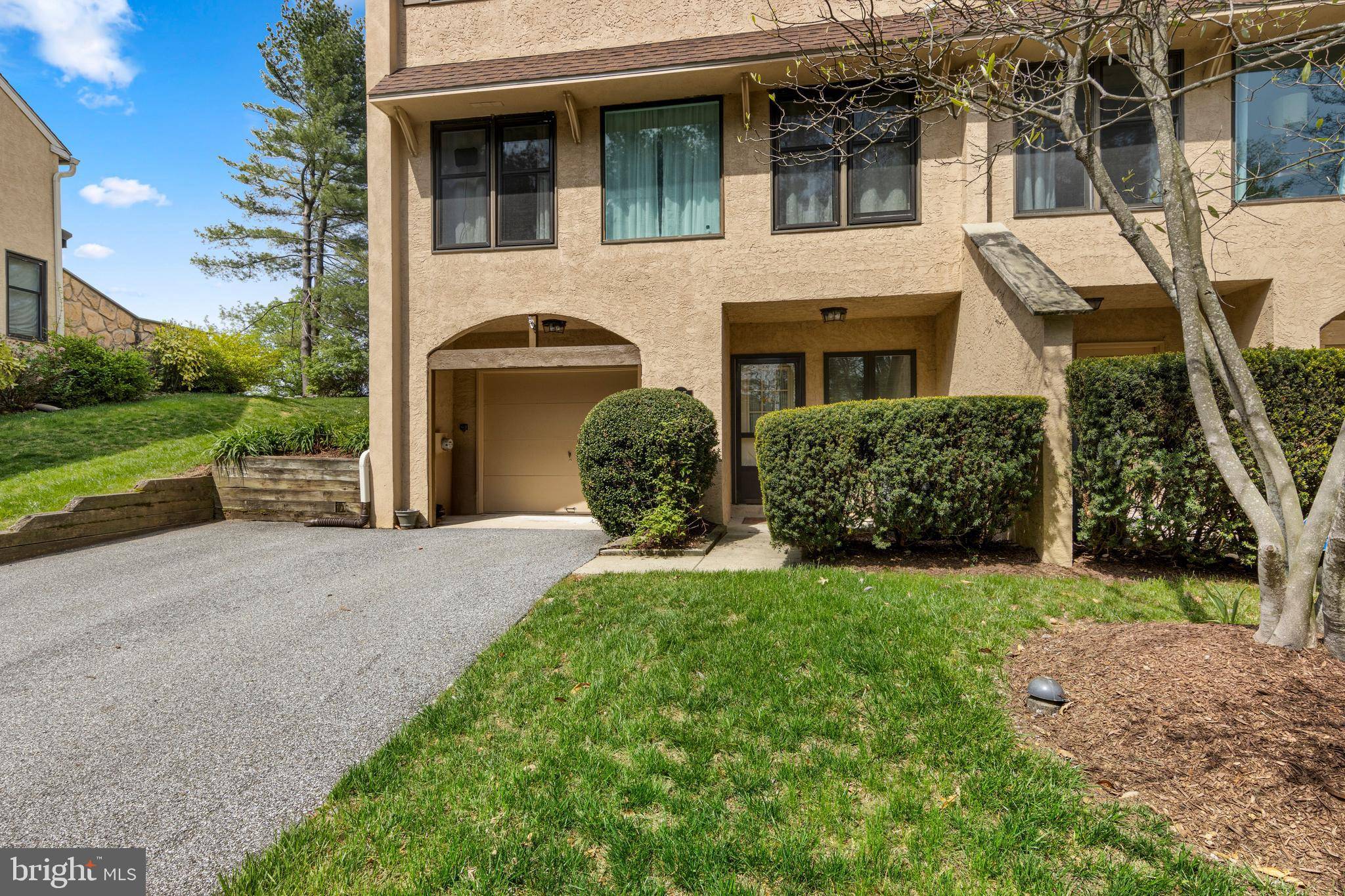 Wallingford, PA 19086,615 NIBLICK LN