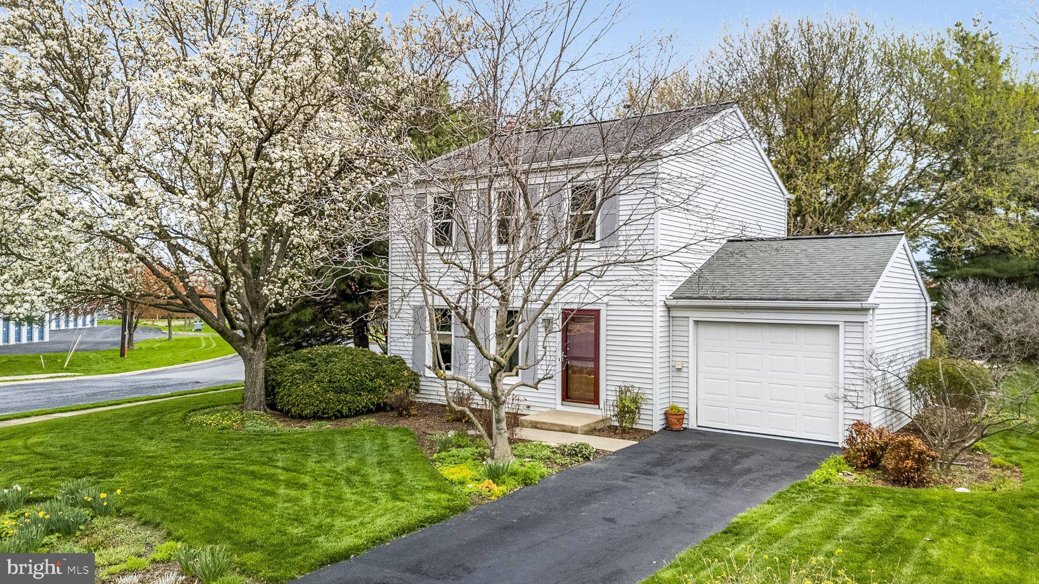 Lititz, PA 17543,465 STURBRIDGE DR