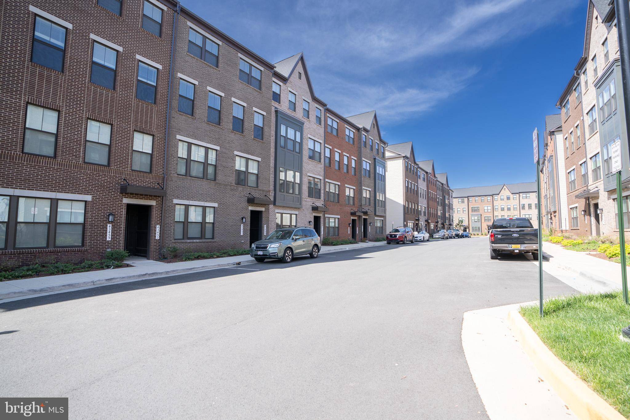 Ashburn, VA 20148,43447 STONEWOOD CROSSING TER