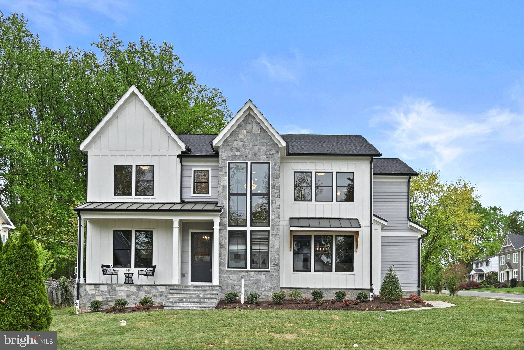 Vienna, VA 22180,321 BROADLEAF DR NE