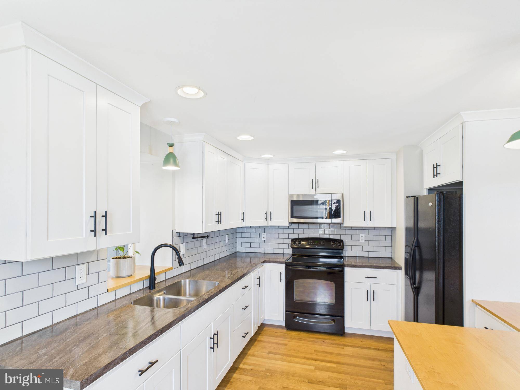 Mountville, PA 17554,29 N MANOR ST