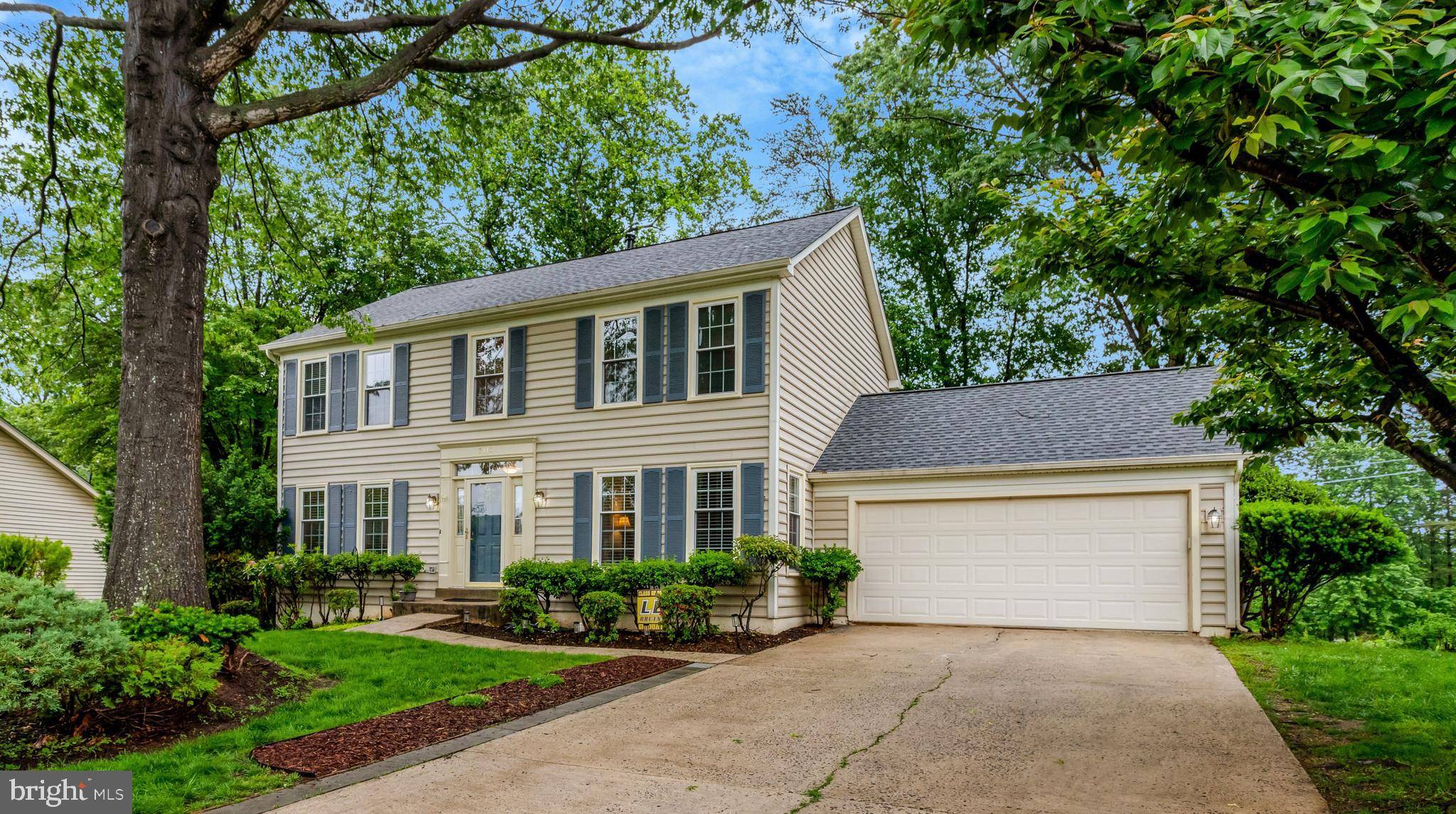 Burke, VA 22015,7117 STANCHION LN