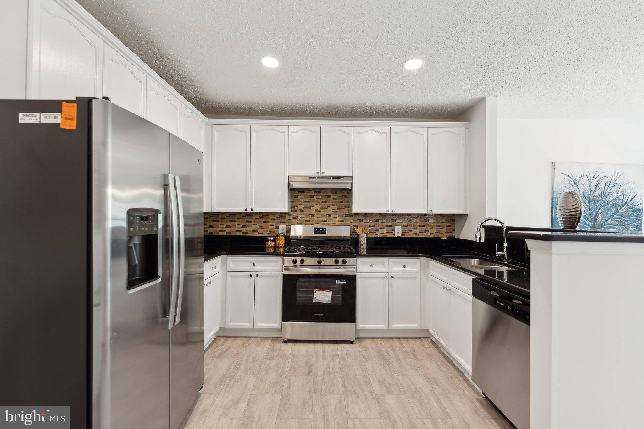 Centreville, VA 20120,14413 GLENCREST CIR #111