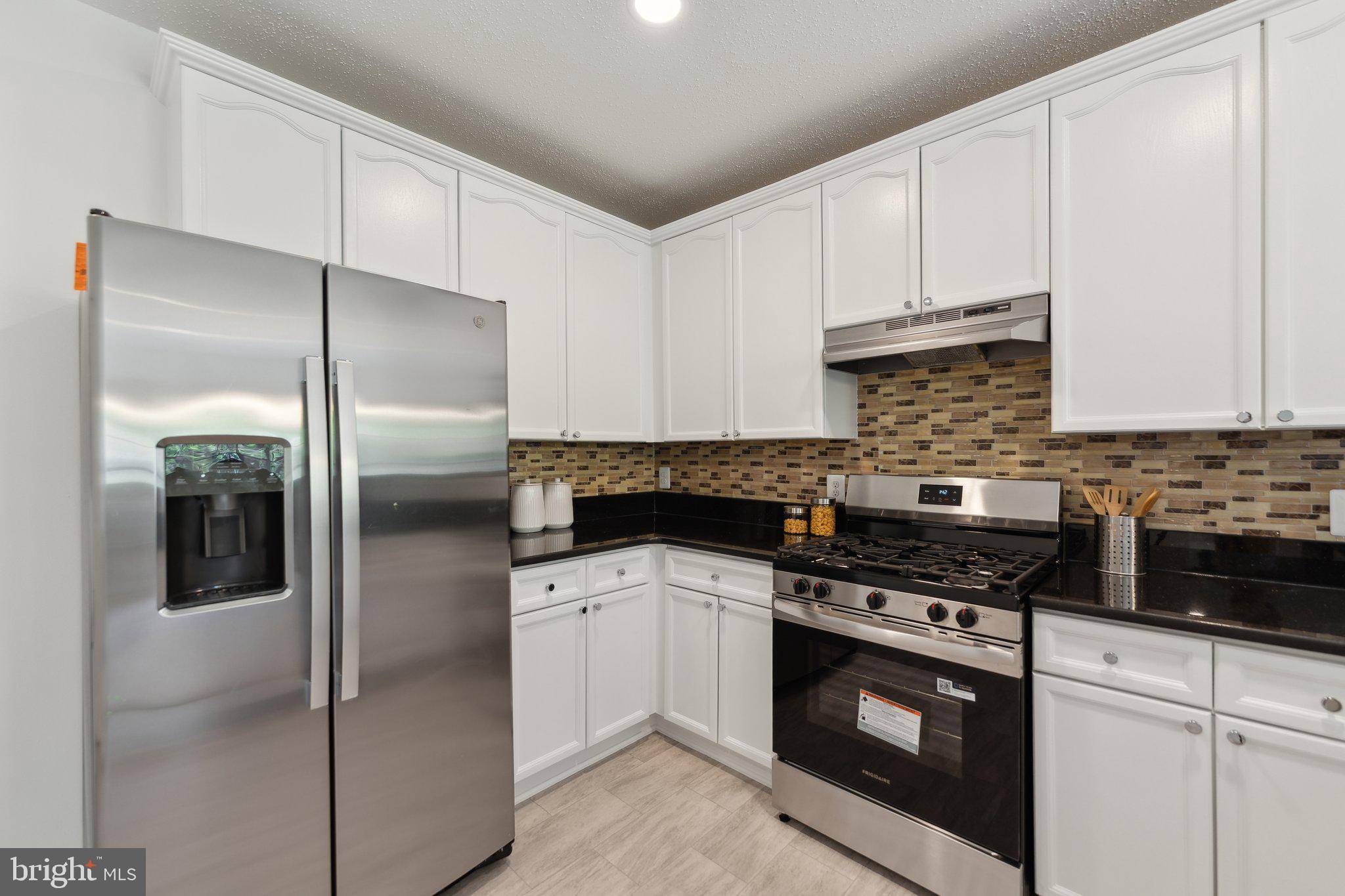 Centreville, VA 20120,14413 GLENCREST CIR #111