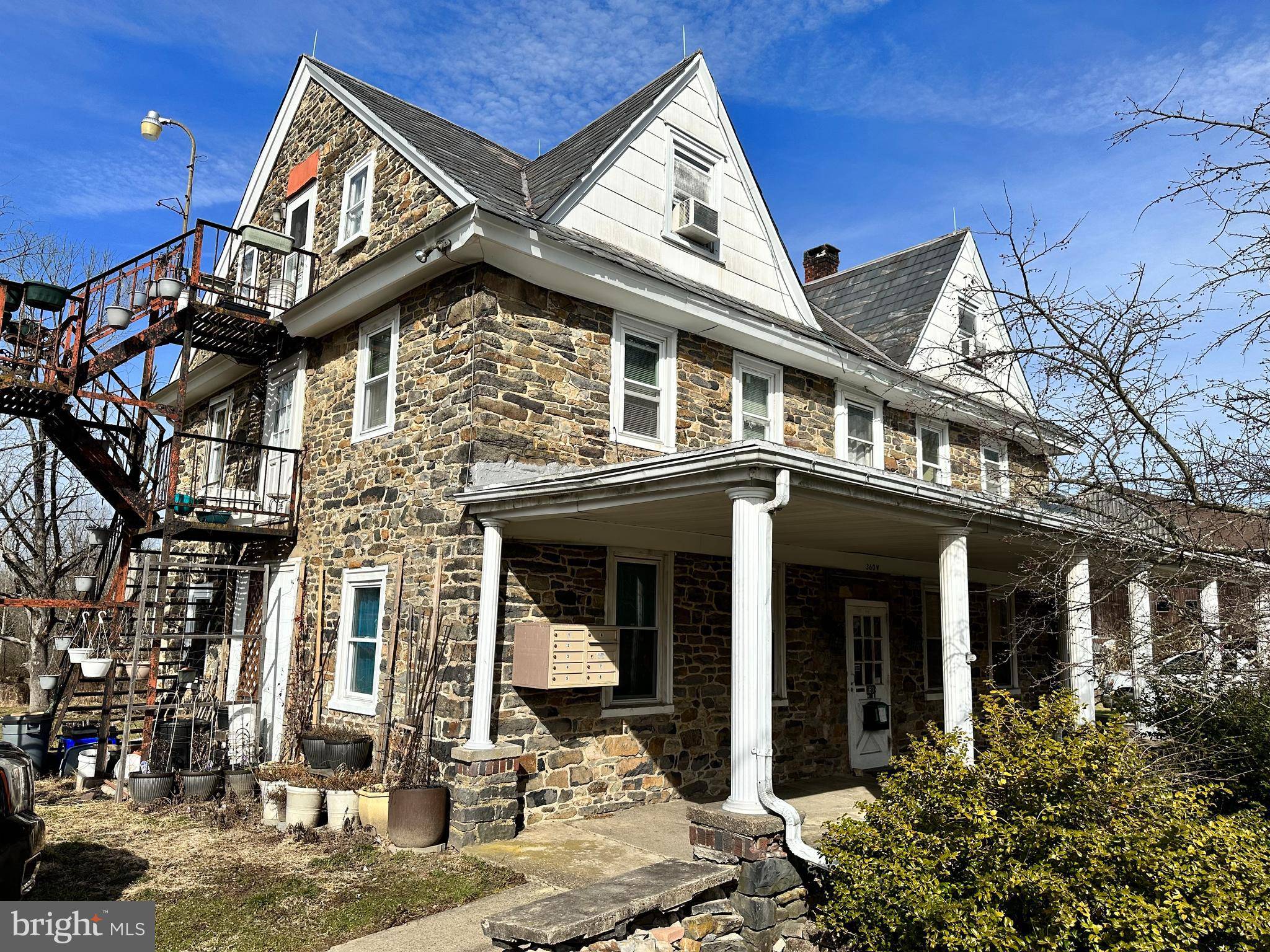 Quakertown, PA 18951,360 W PALETOWN RD #UNIT 1-R