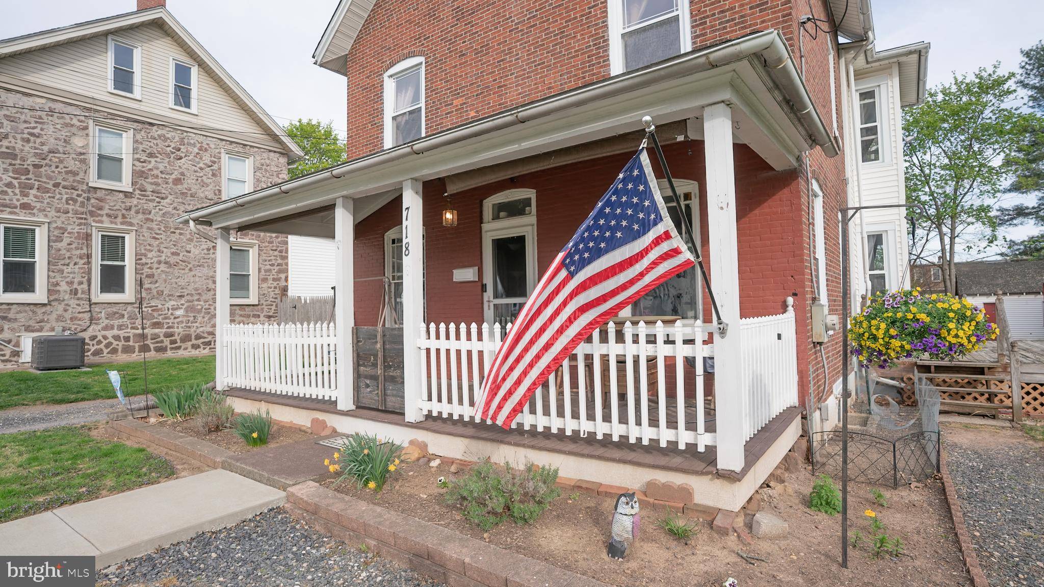 Royersford, PA 19468,718 WALNUT ST