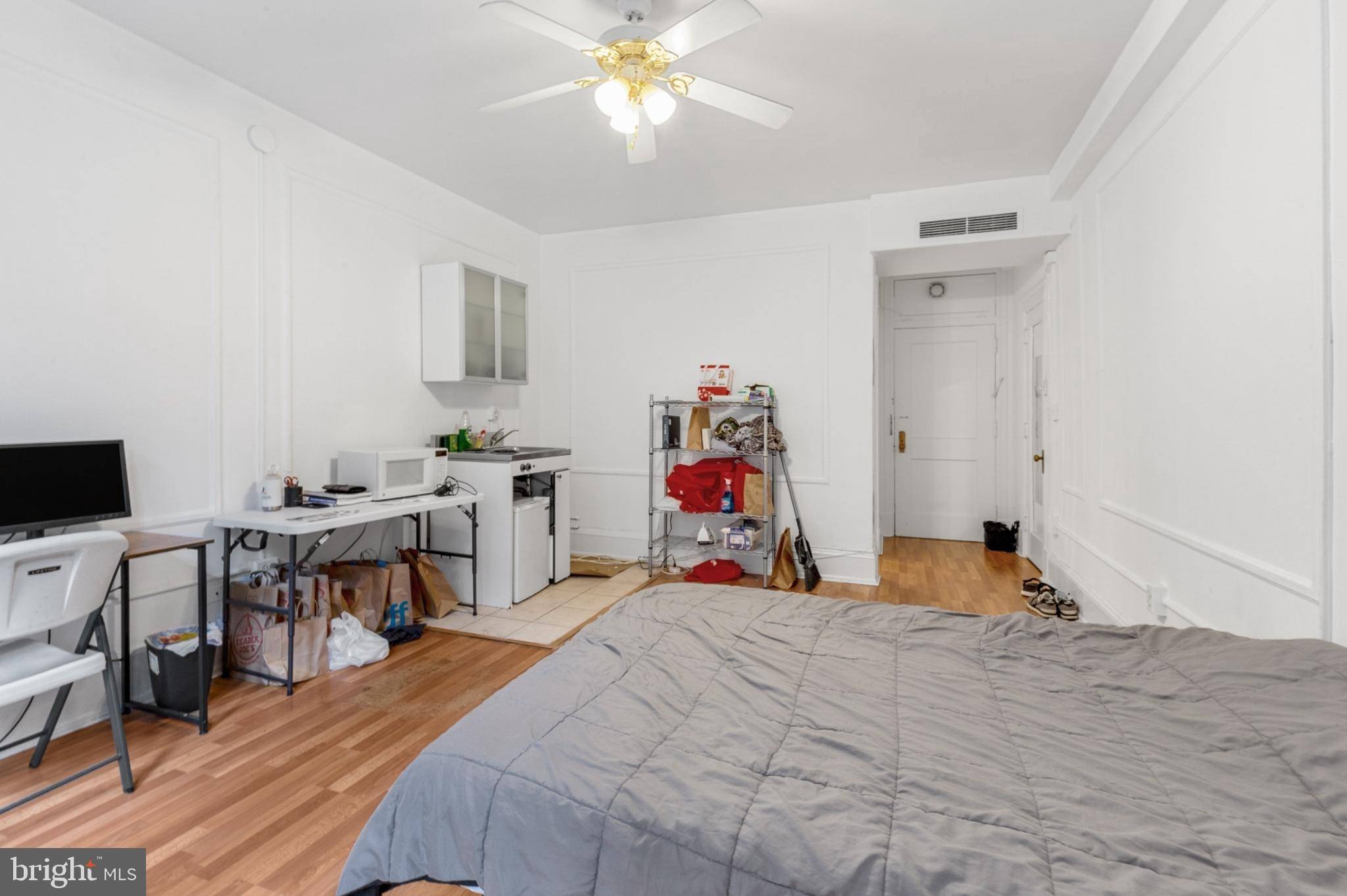Philadelphia, PA 19107,1324 LOCUST ST #418
