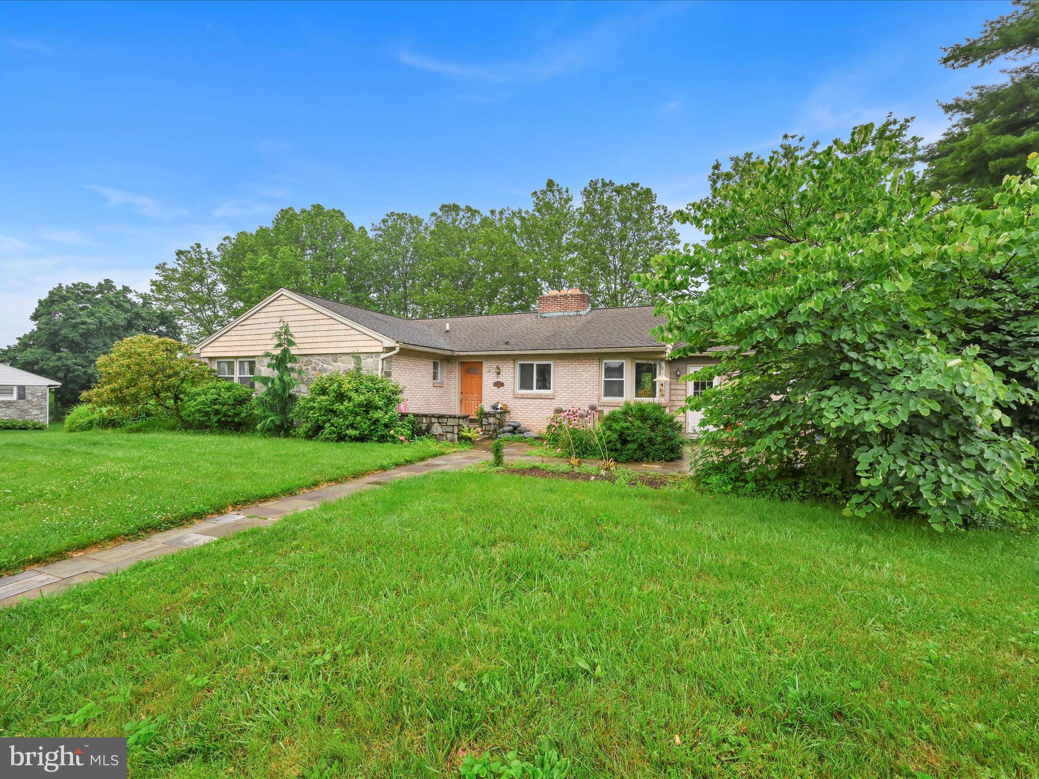 Stevens, PA 17578,24 KEELER AVE