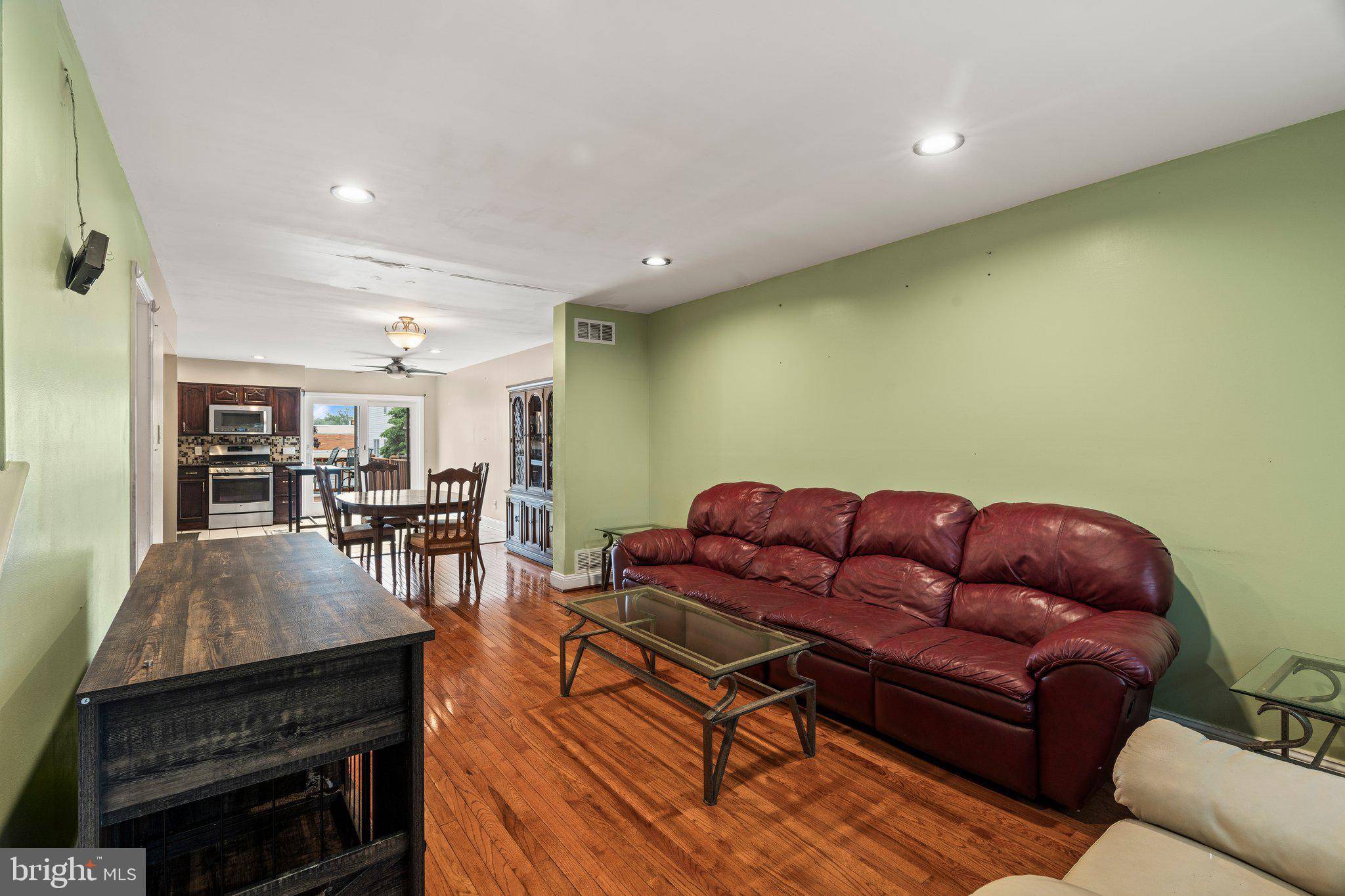 Clifton Heights, PA 19018,377 E MADISON AVE