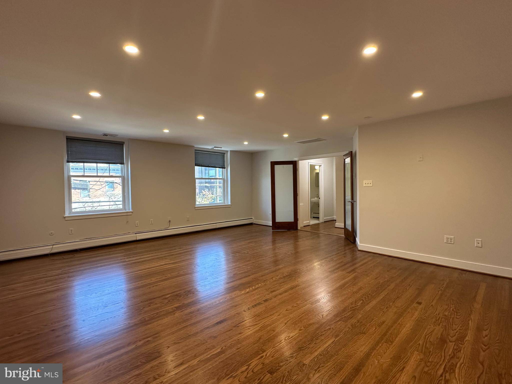 Philadelphia, PA 19118,15 W HIGHLAND AVE #15B