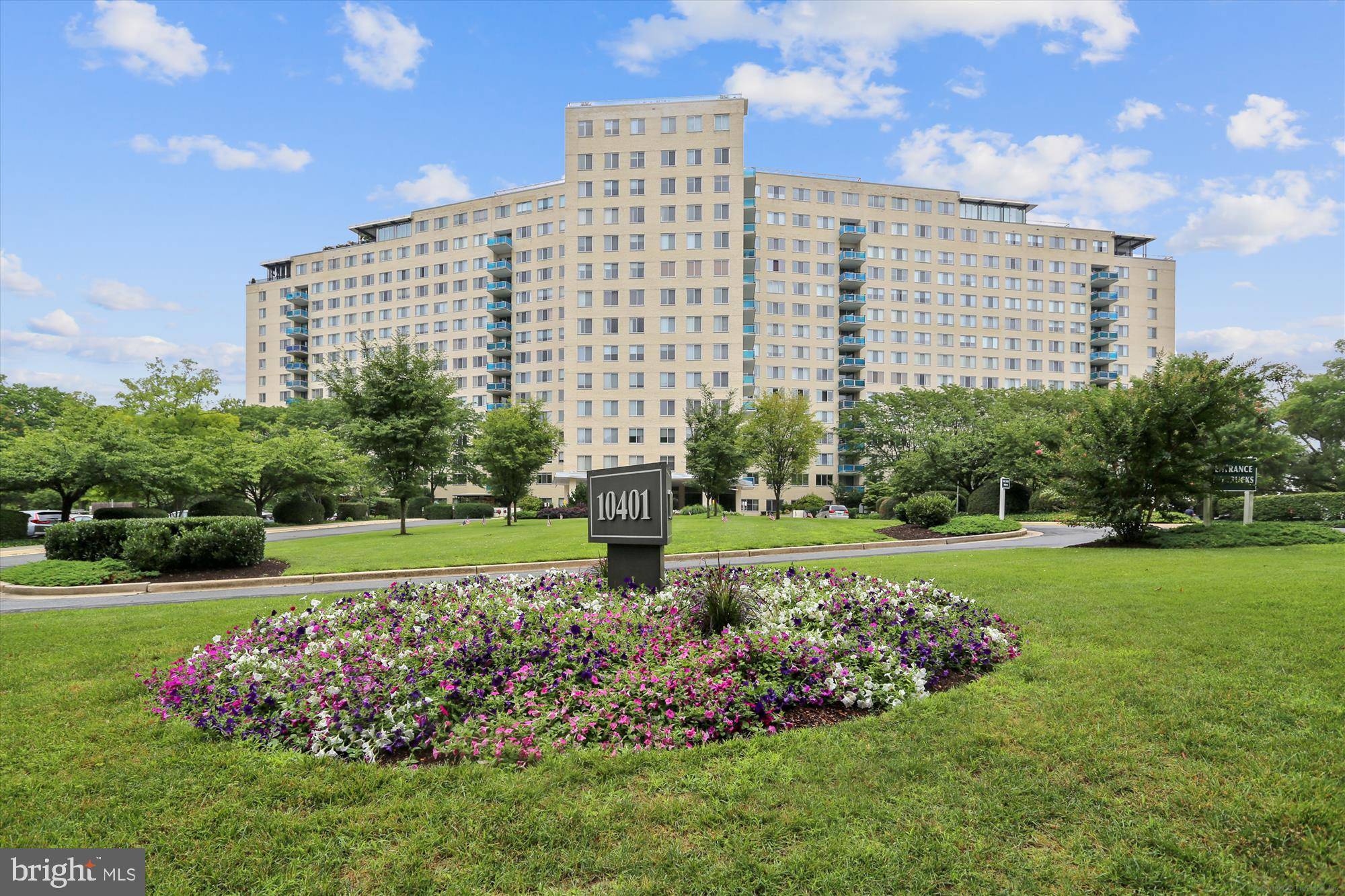 Rockville, MD 20852,10401 GROSVENOR PL #825