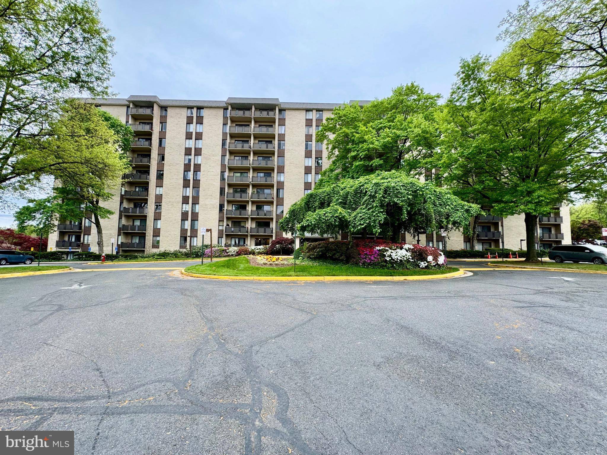 Falls Church, VA 22044,6001 ARLINGTON BLVD #T21