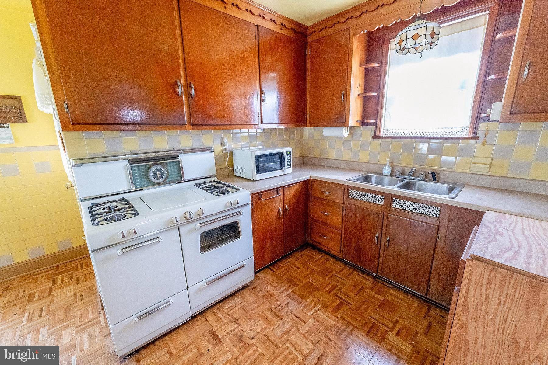 Hamilton, NJ 08610,10 EMELINE AVE