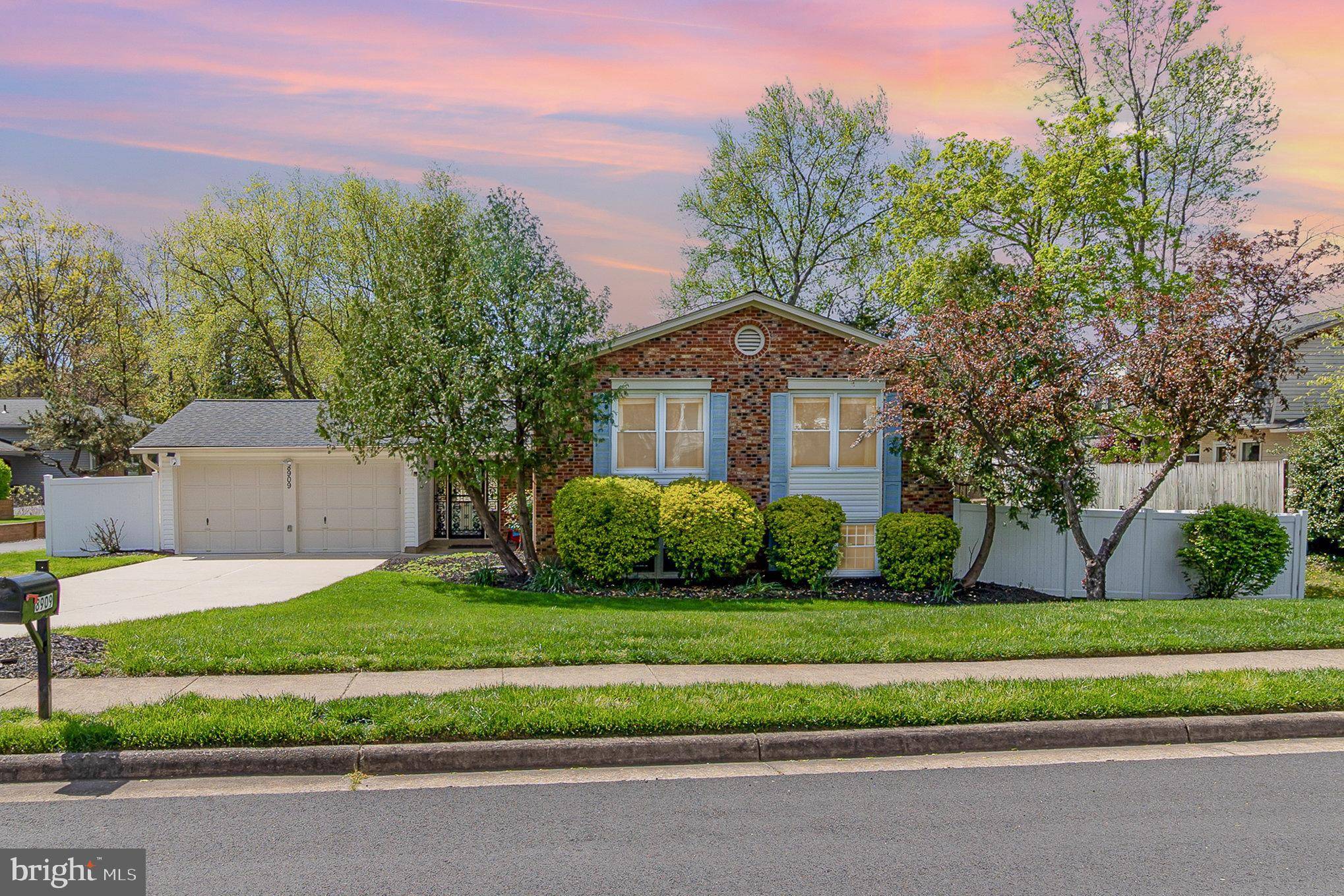 Springfield, VA 22153,8909 APPLECROSS LN