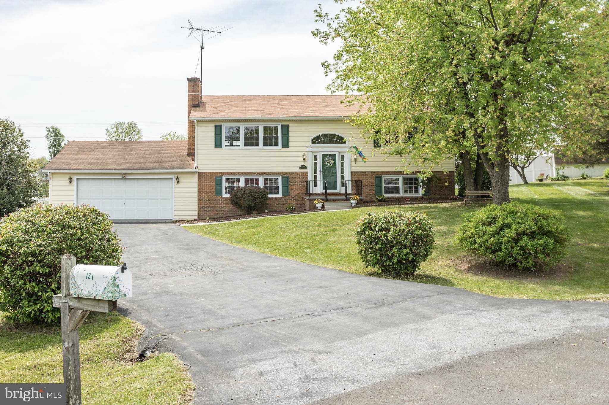 Stephens City, VA 22655,121 DOWNING CIR