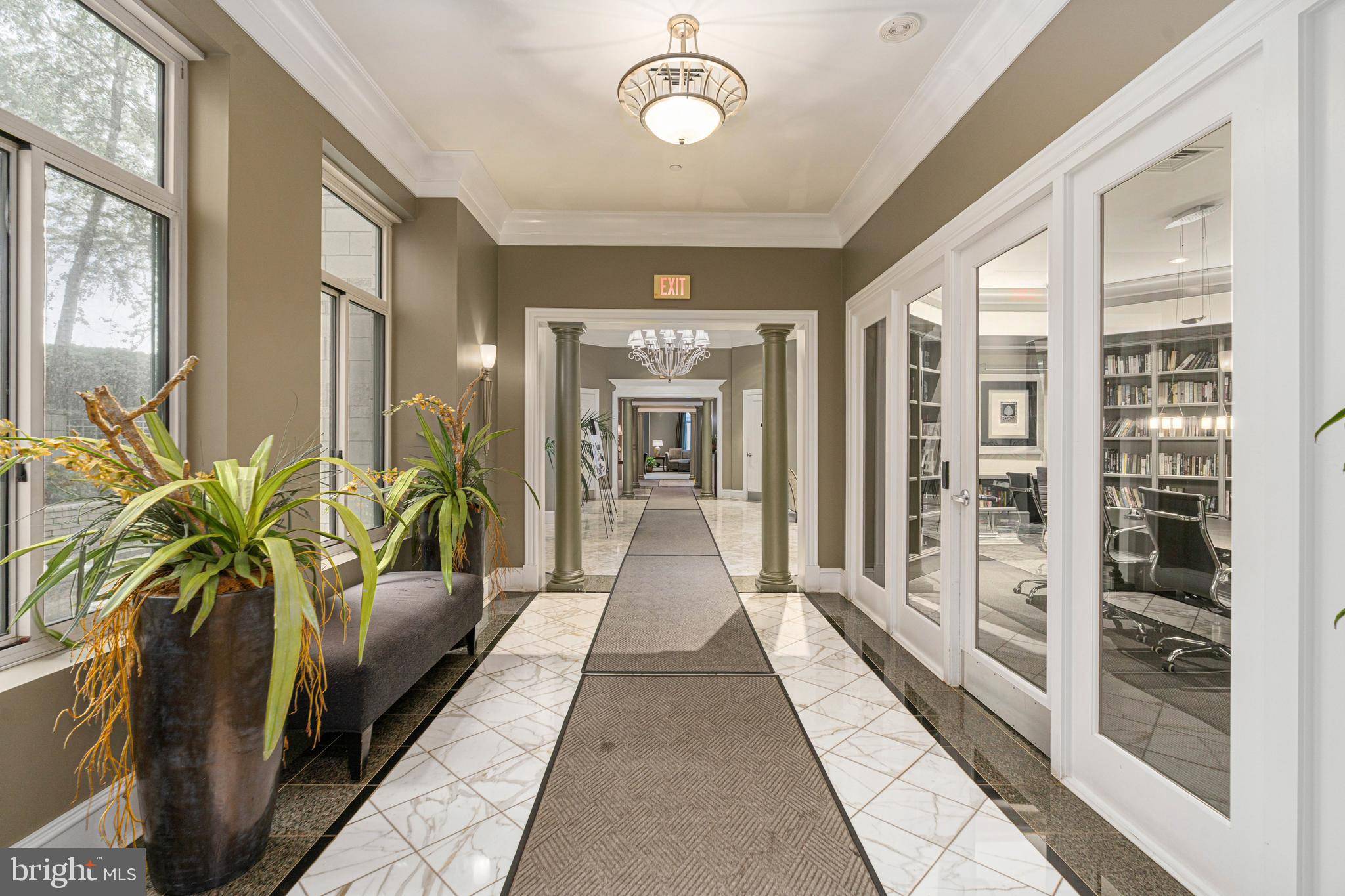 Arlington, VA 22203,851 N GLEBE RD #1407