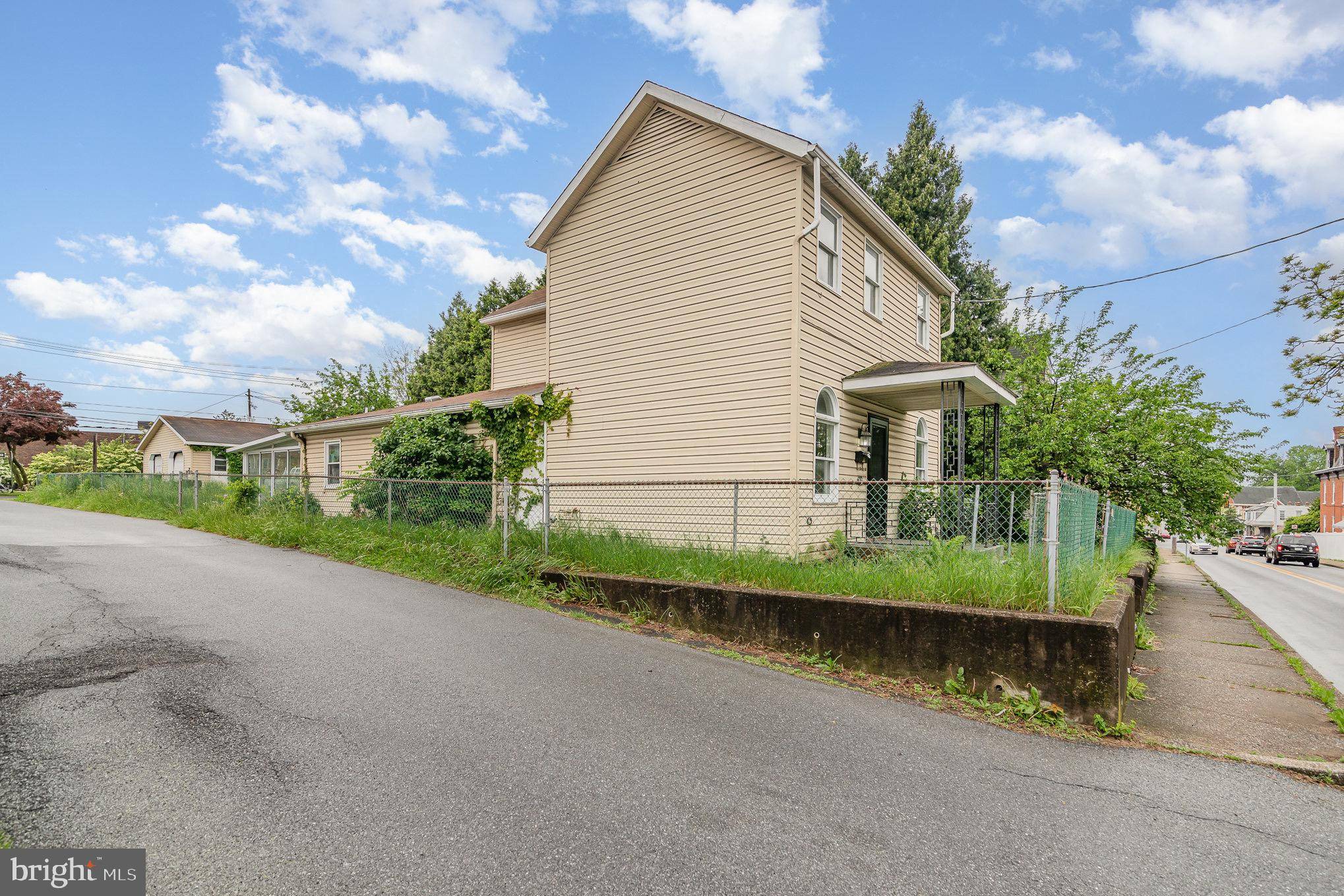 Harrisburg, PA 17103,2633 CANBY ST