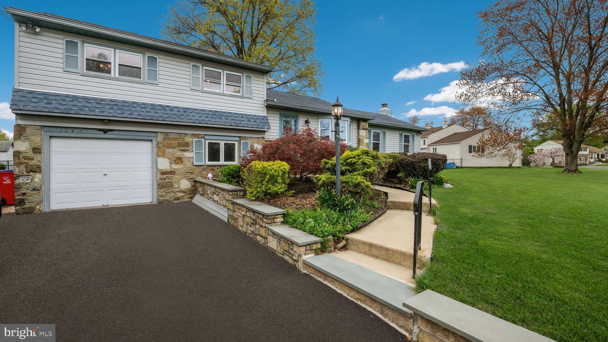 Warminster, PA 18974,1243 TULIP RD