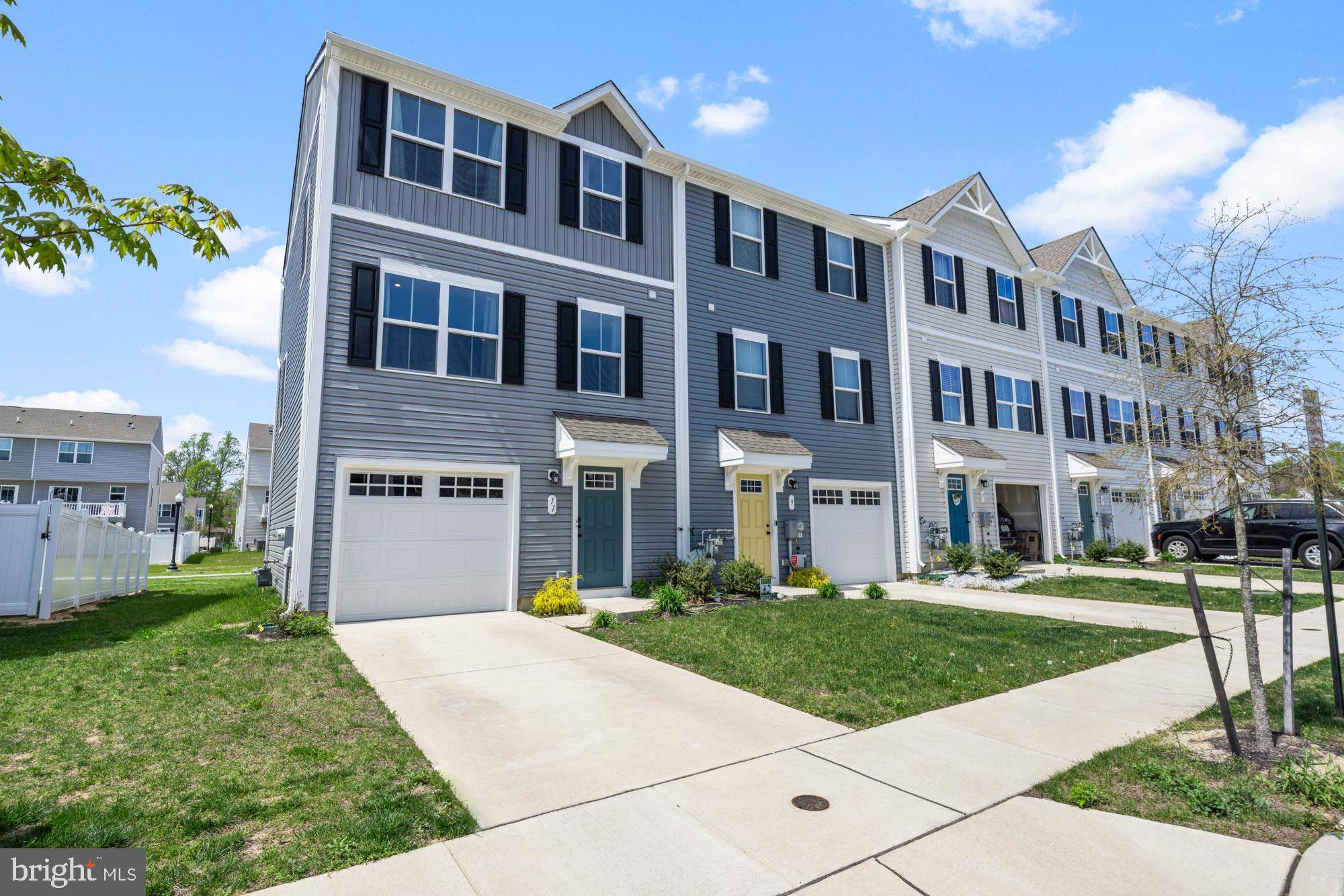 Clementon, NJ 08021,11 MULBERRY LN