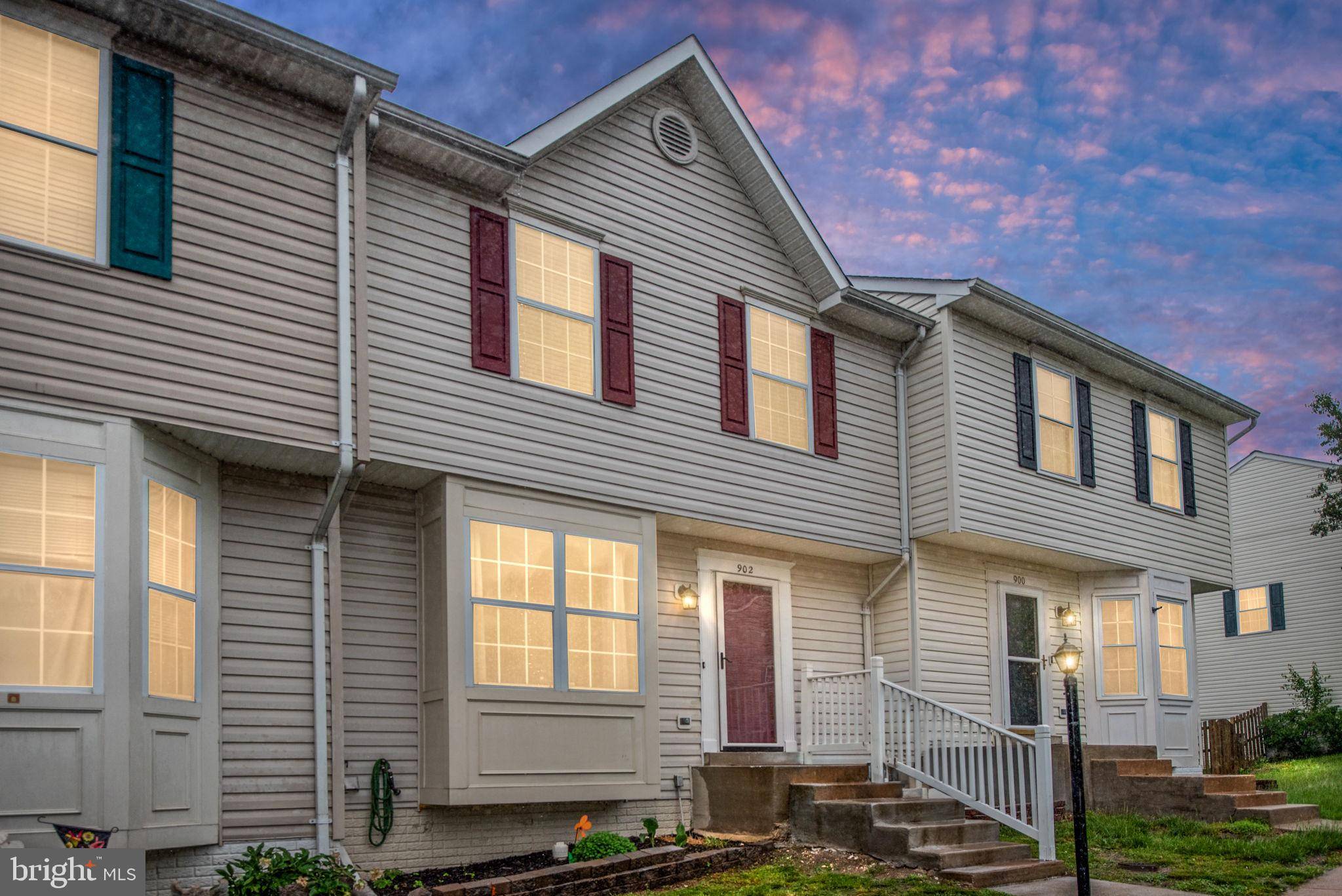 Stafford, VA 22554,902 KINGS CREST DR