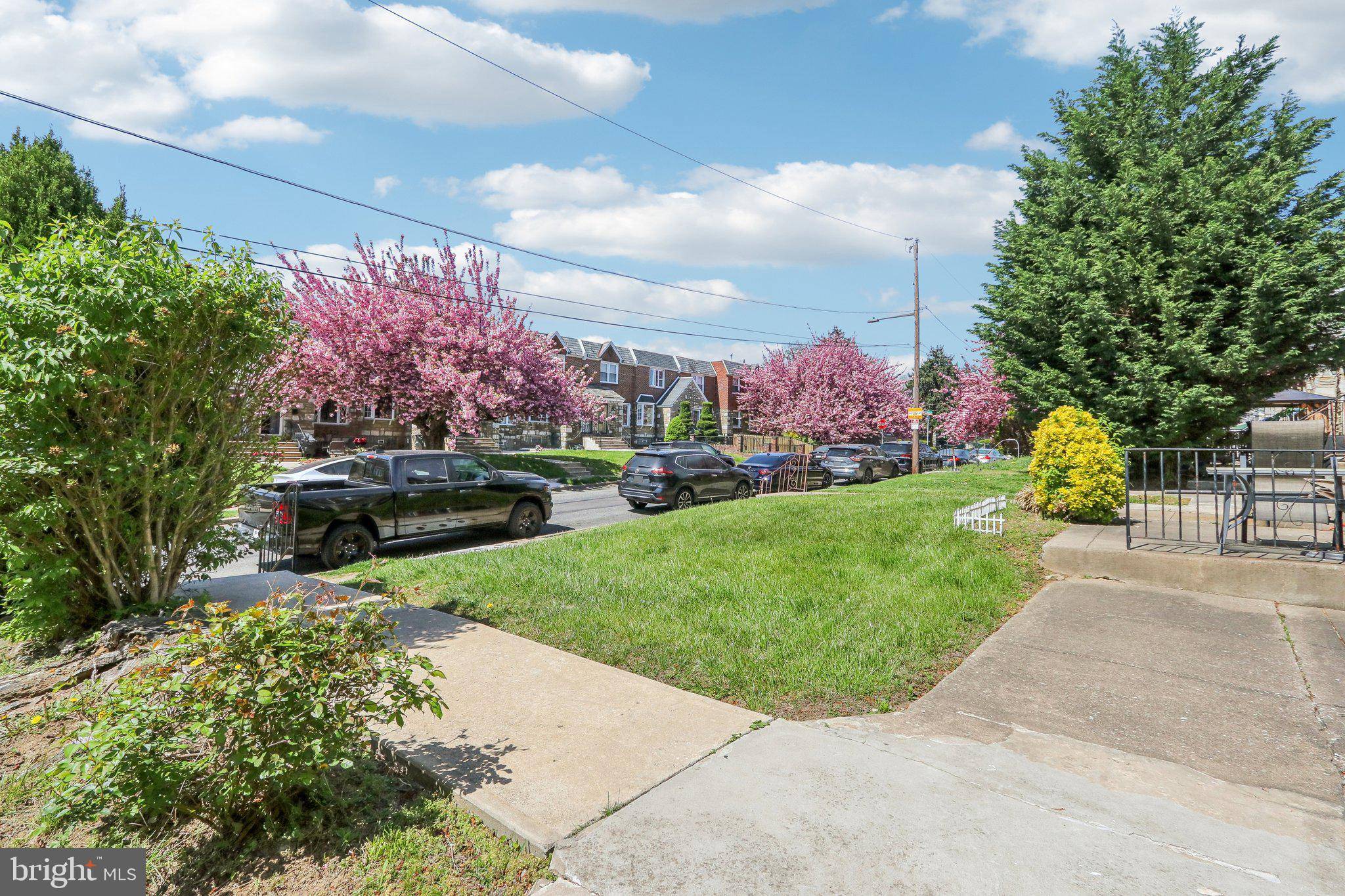 Philadelphia, PA 19120,323 E CLAREMONT RD