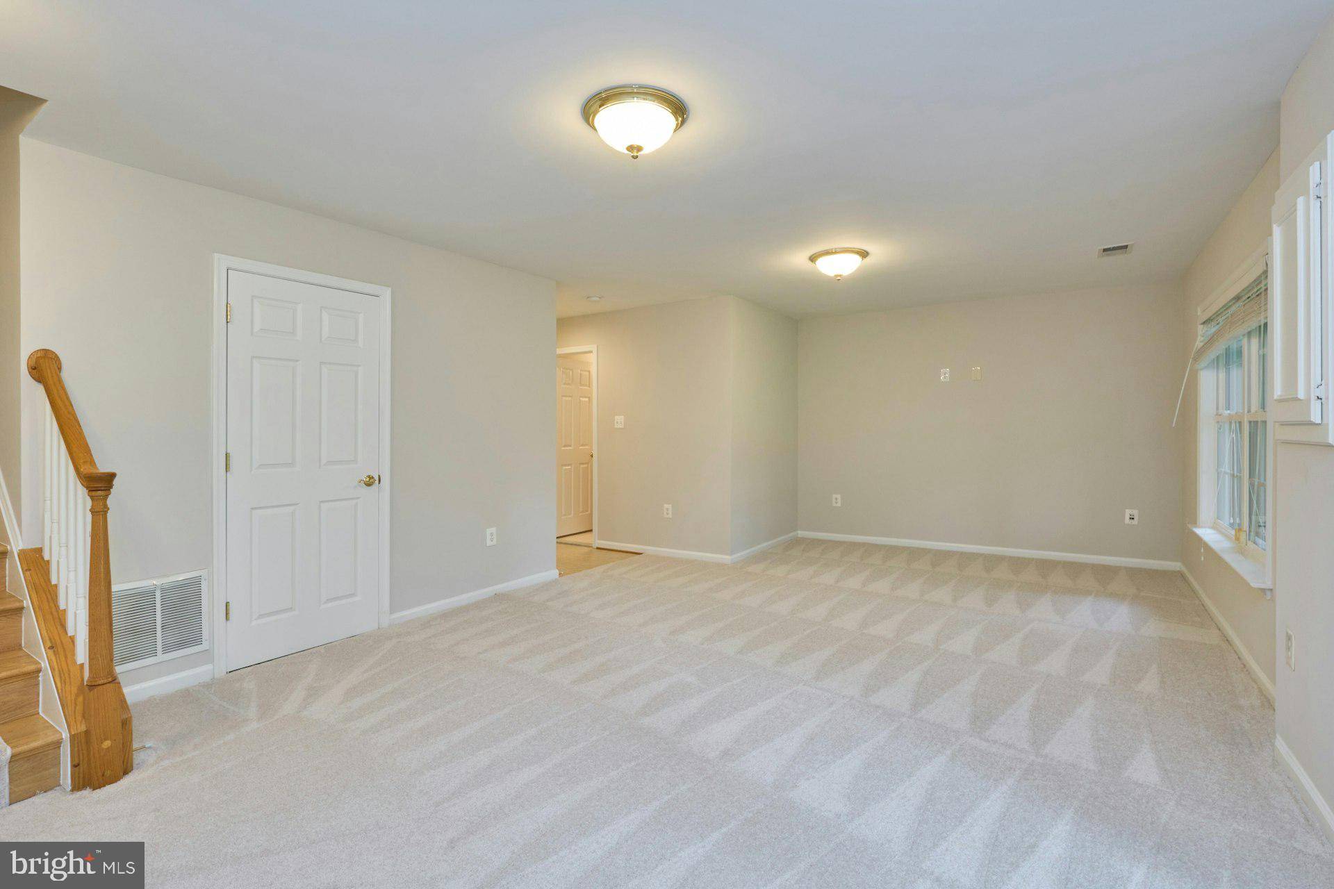 Herndon, VA 20170,109 HERNDON MILL CIR