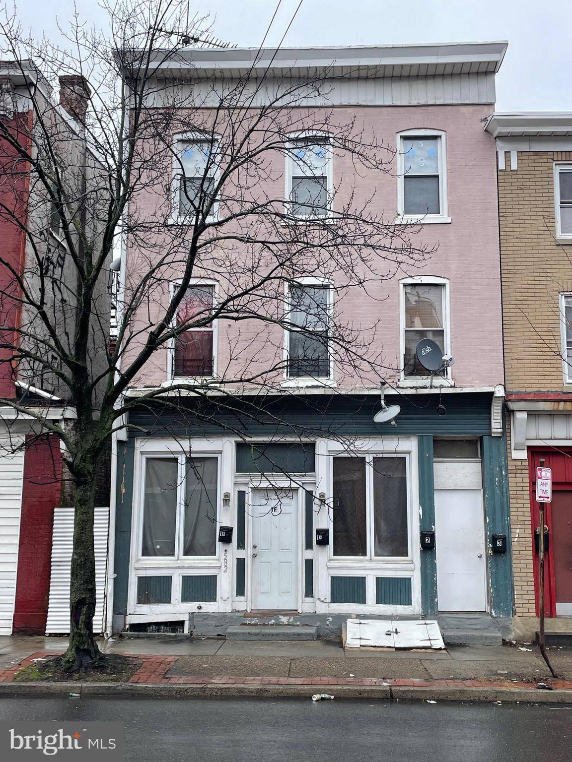 Trenton, NJ 08611,582 S CLINTON AVE