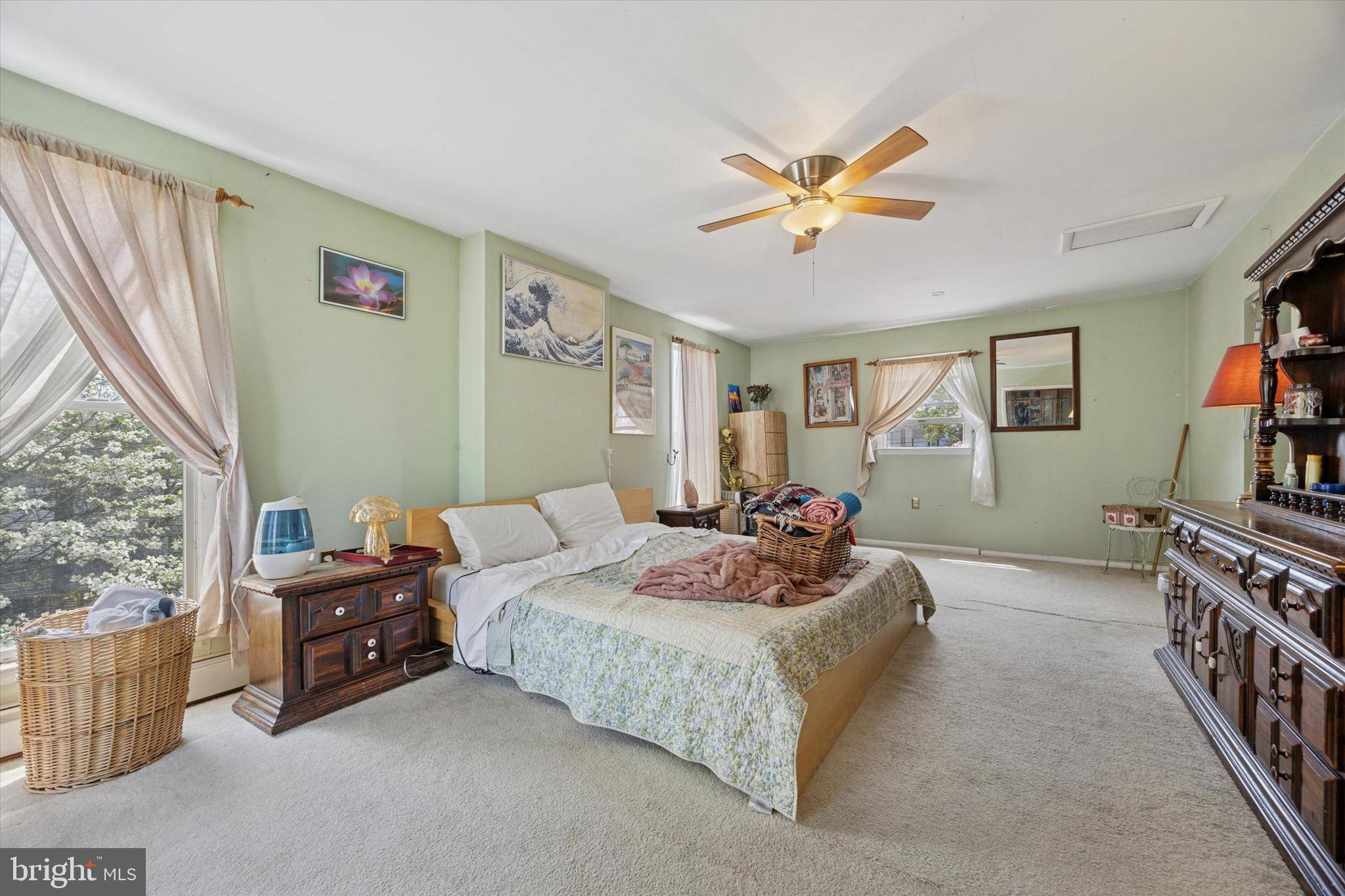 Folsom, PA 19033,217 CHESTER AVE