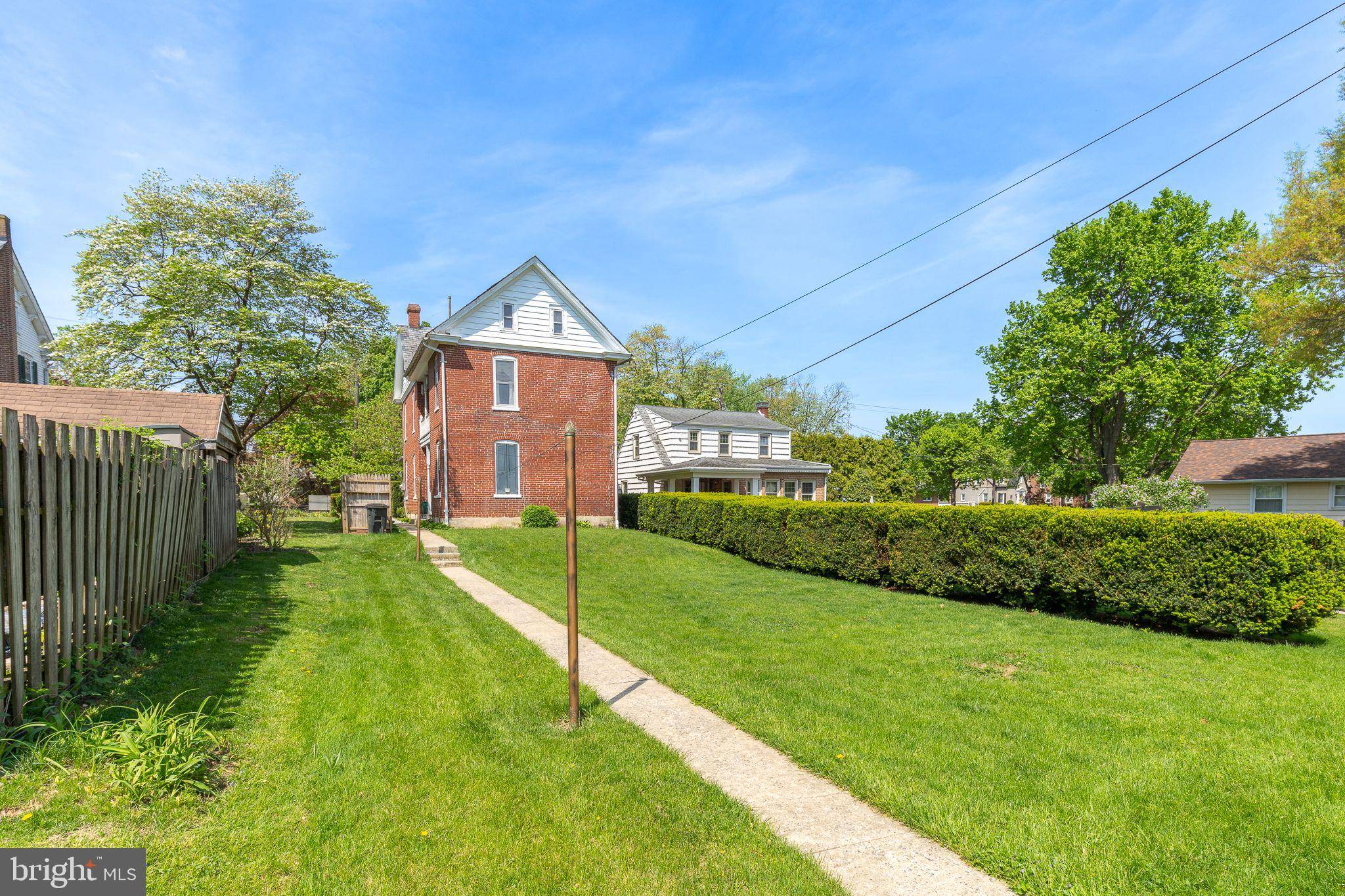Lititz, PA 17543,319 N BROAD ST