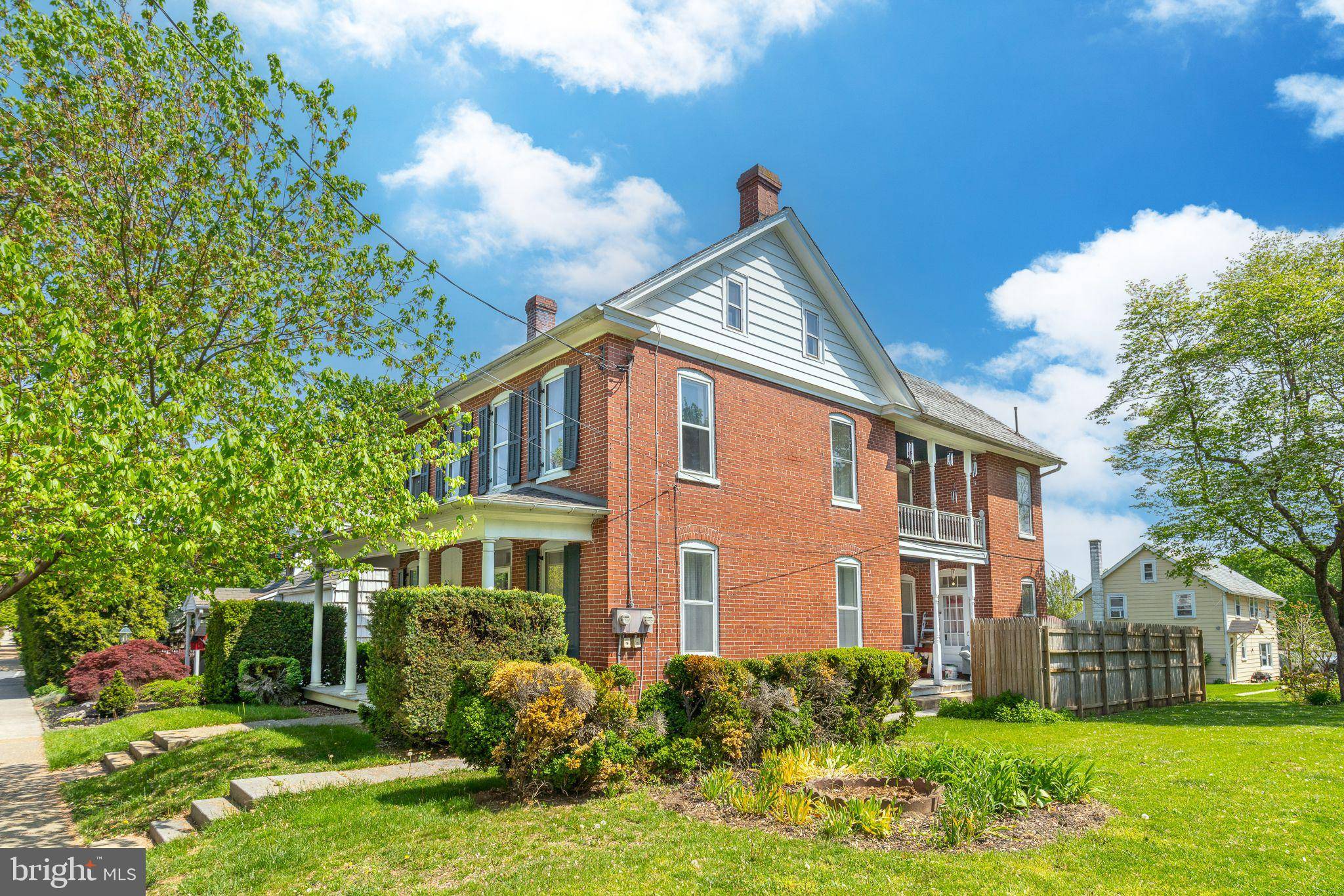 Lititz, PA 17543,319 N BROAD ST