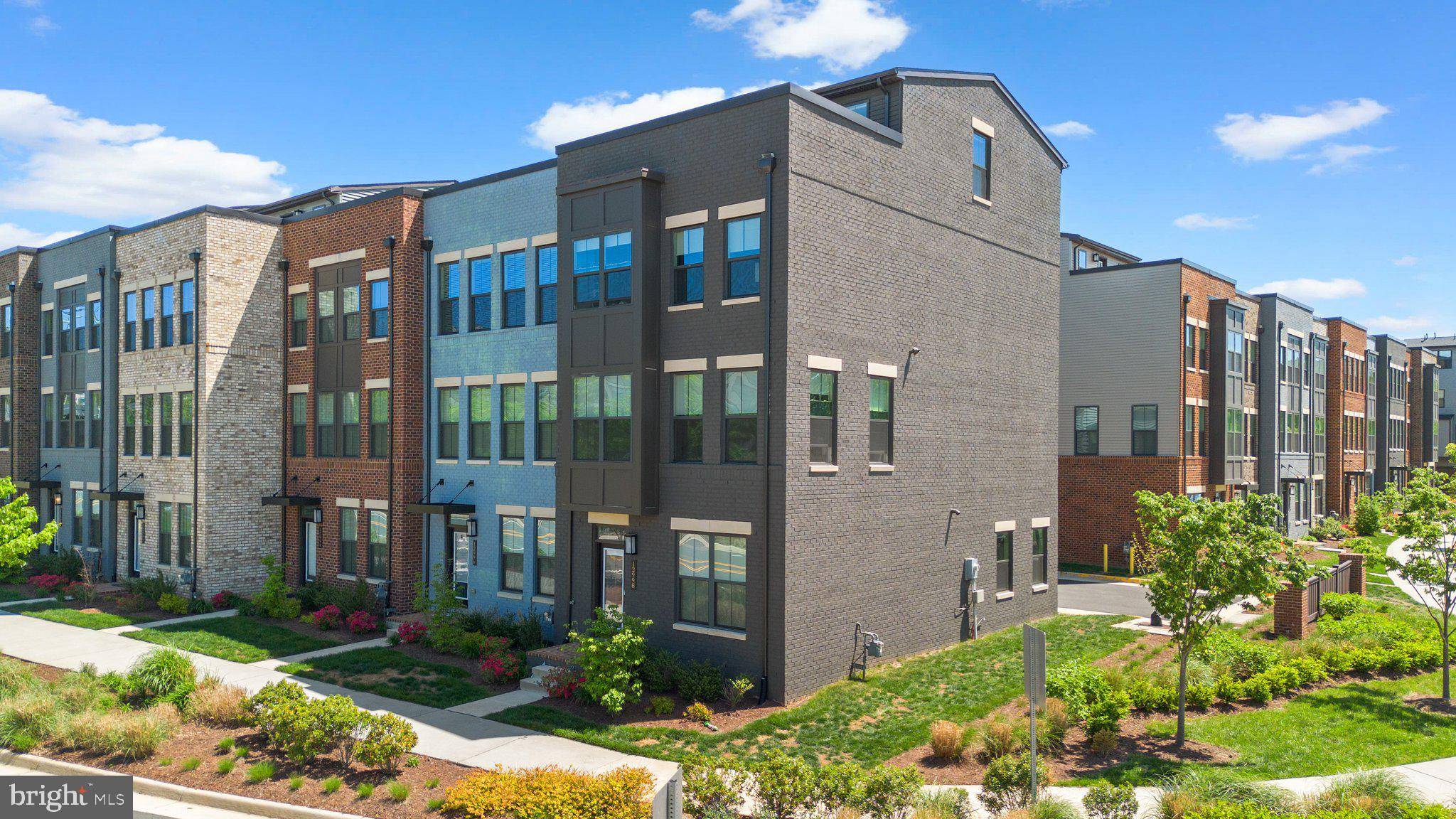 Herndon, VA 20171,12998 HATTONTOWN SQ