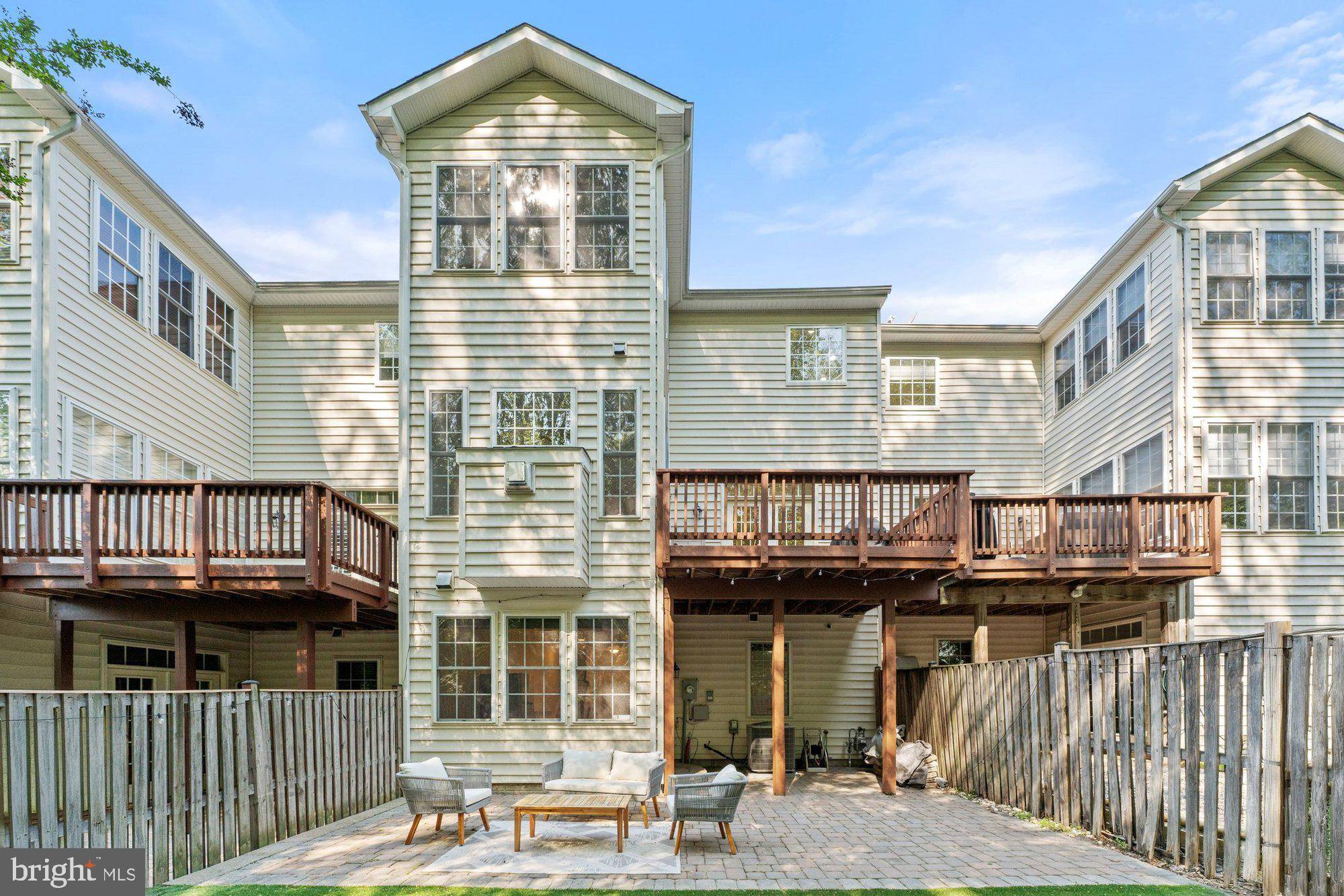 Vienna, VA 22181,2791 MARYWOOD OAKS LN