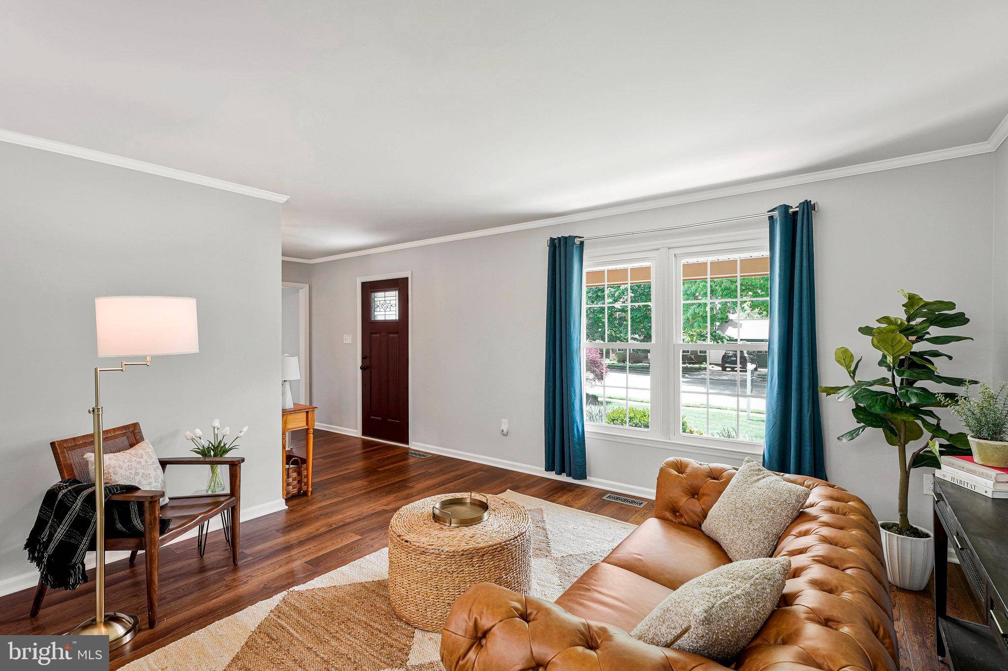 Burke, VA 22015,8916 LAKE BRADDOCK DR