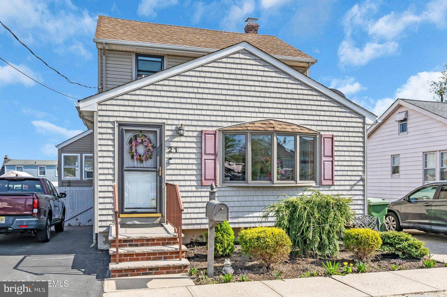 South Amboy, NJ 08879,21 LUKE ST