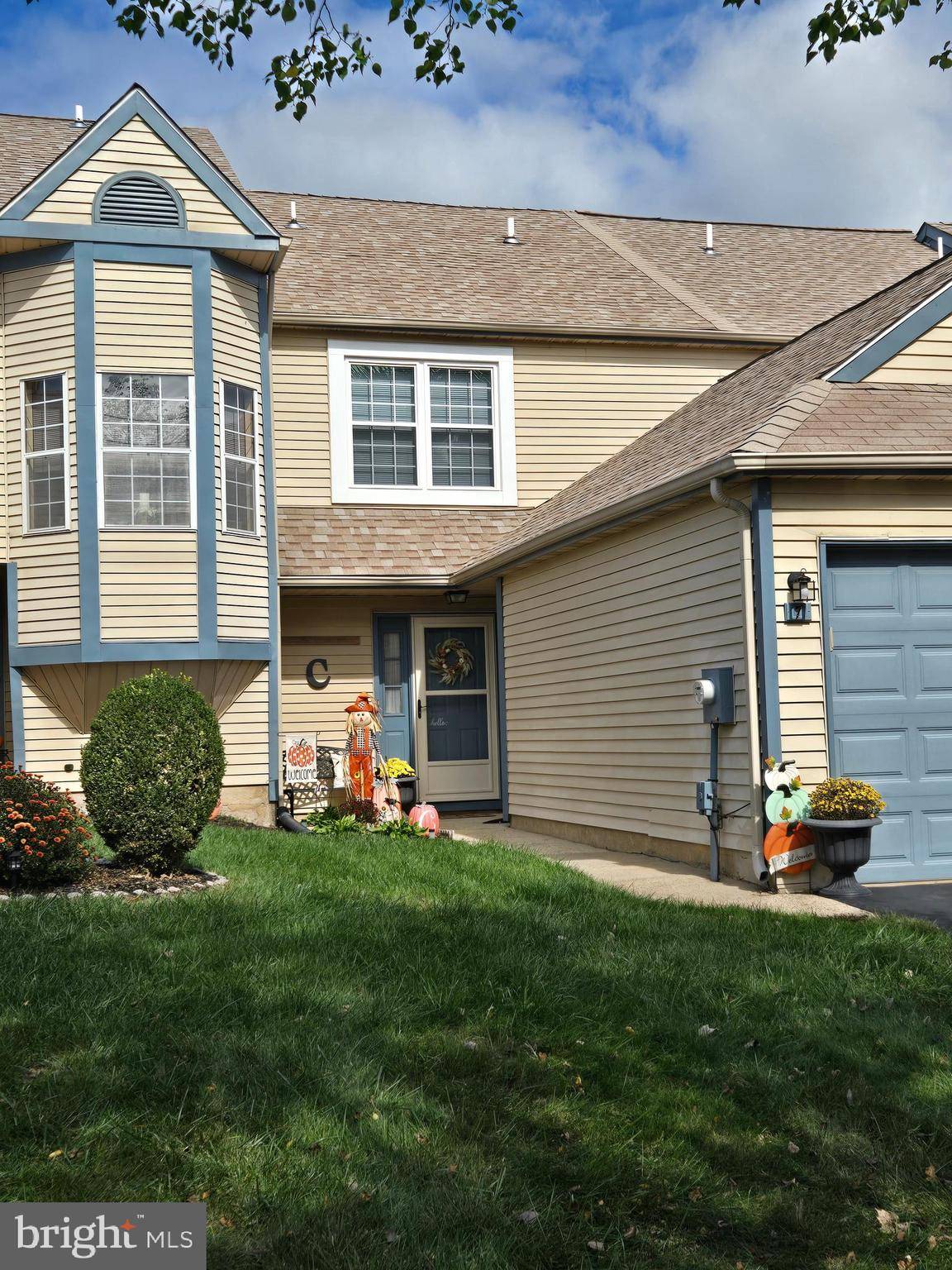 Hamilton, NJ 08690,7 RAINTREE DR