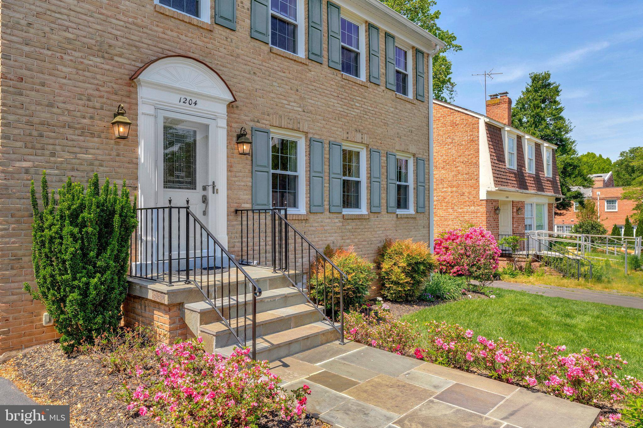Mclean, VA 22101,1204 PINE HILL RD