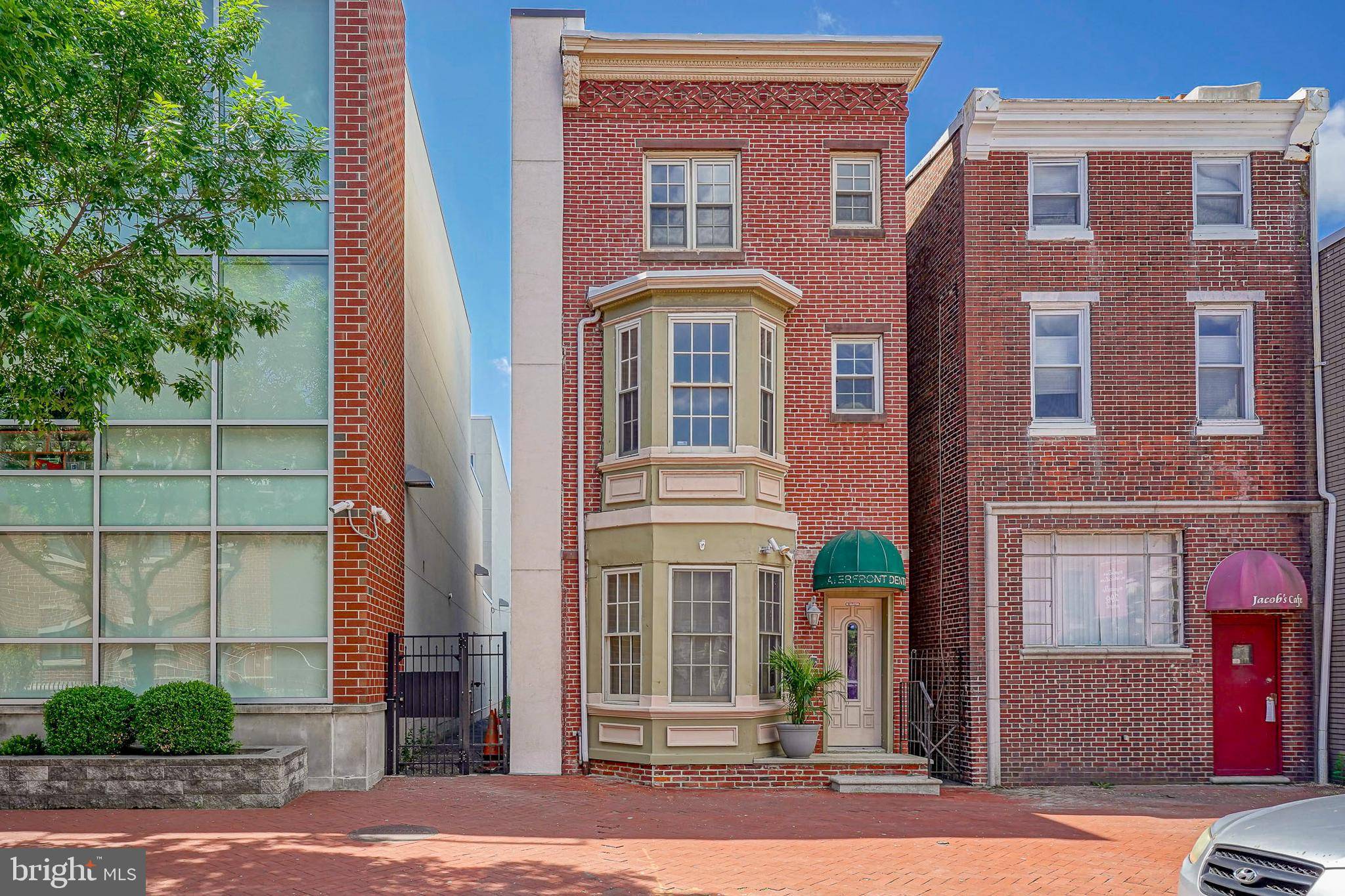 Camden, NJ 08102,526 COOPER ST
