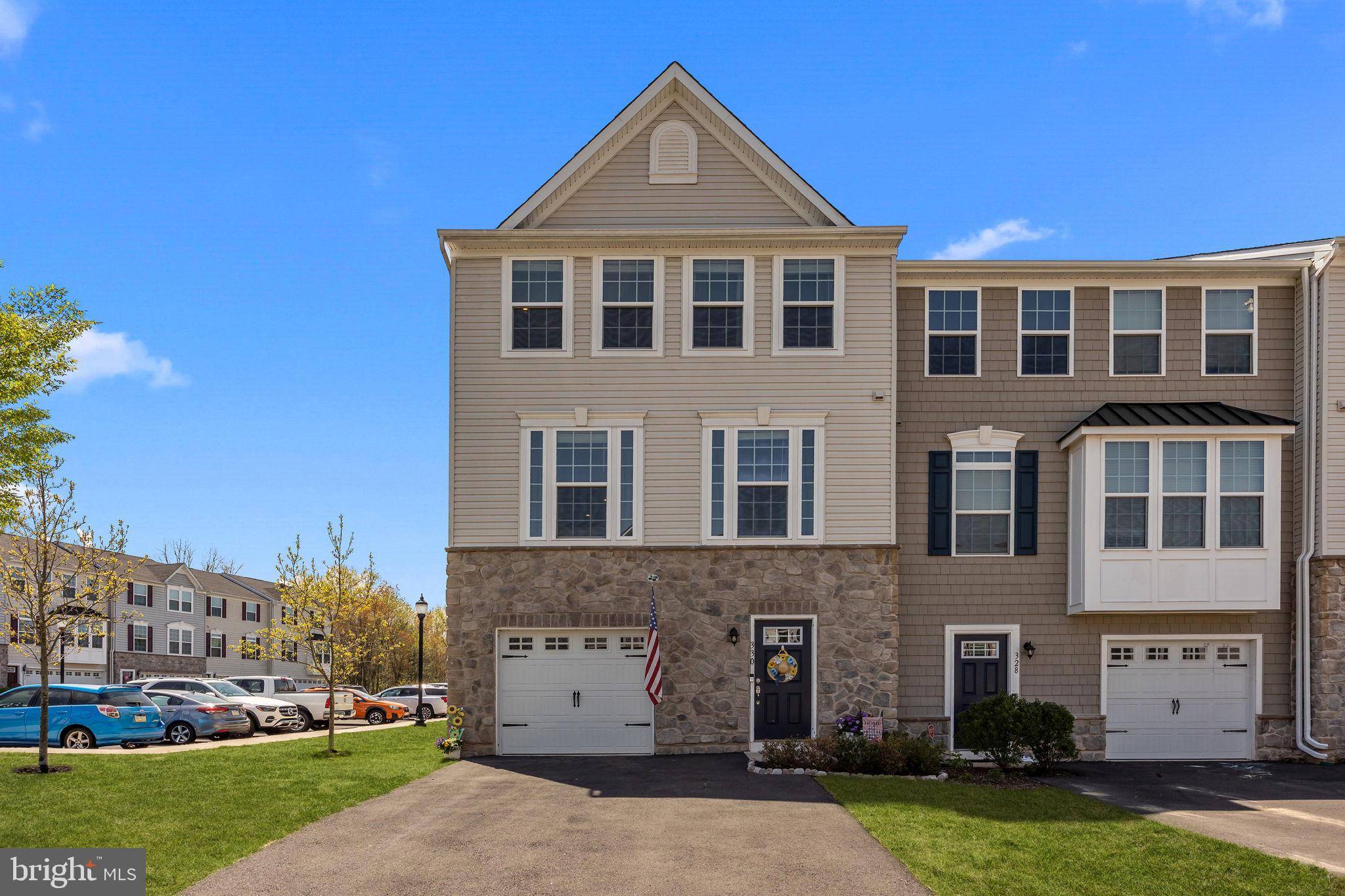 Perkasie, PA 18944,330 PIN OAK LN