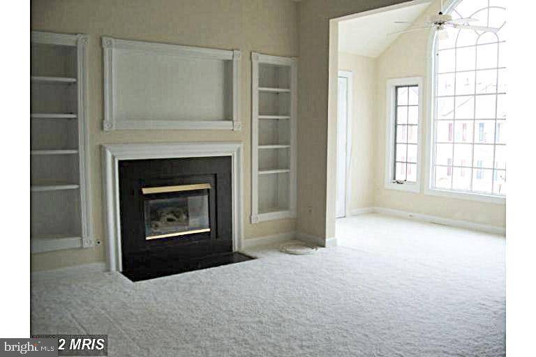 Lorton, VA 22079,8303 BLUEBIRD WAY #M