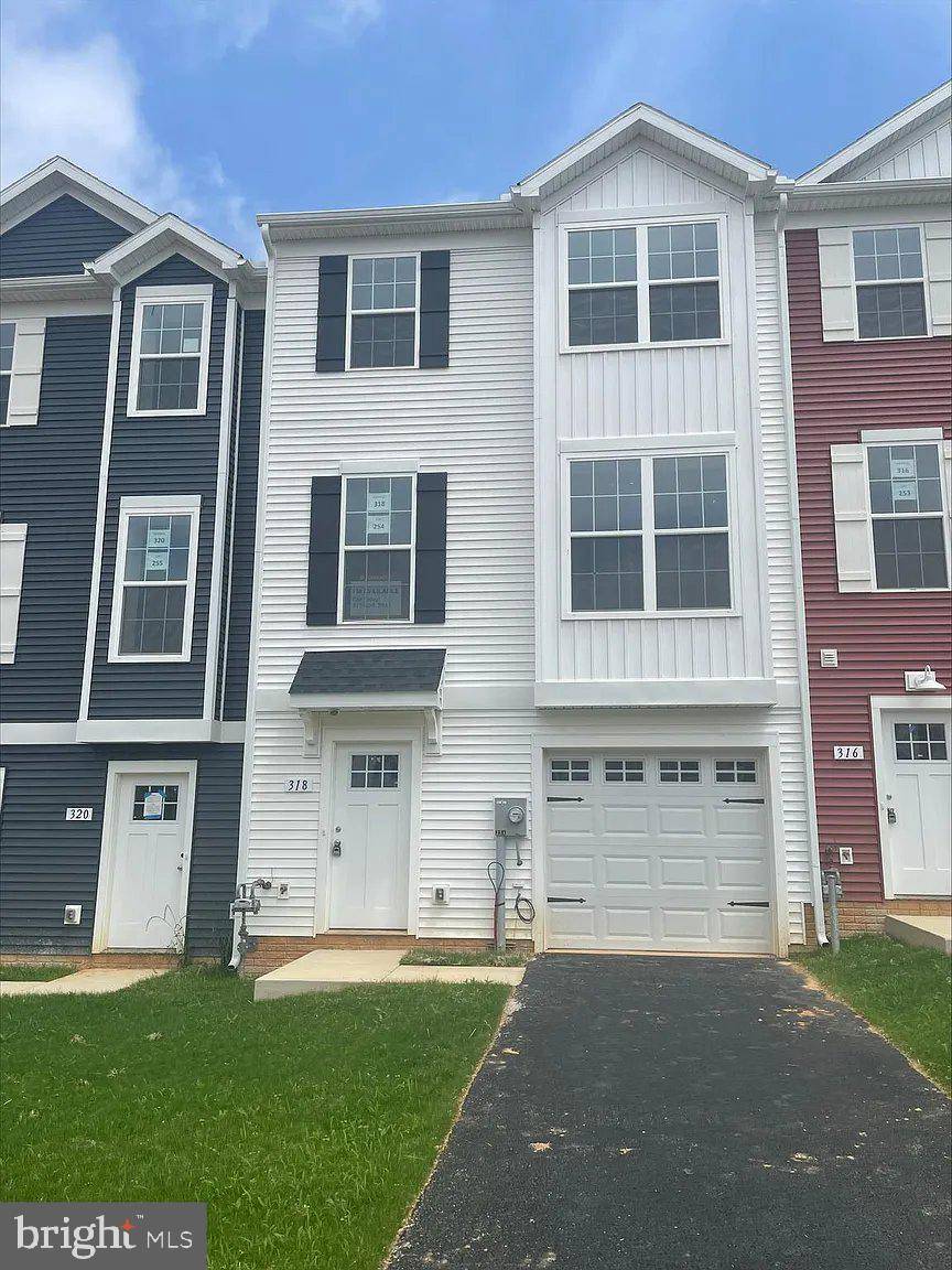 Red Lion, PA 17356,366 AVON DR