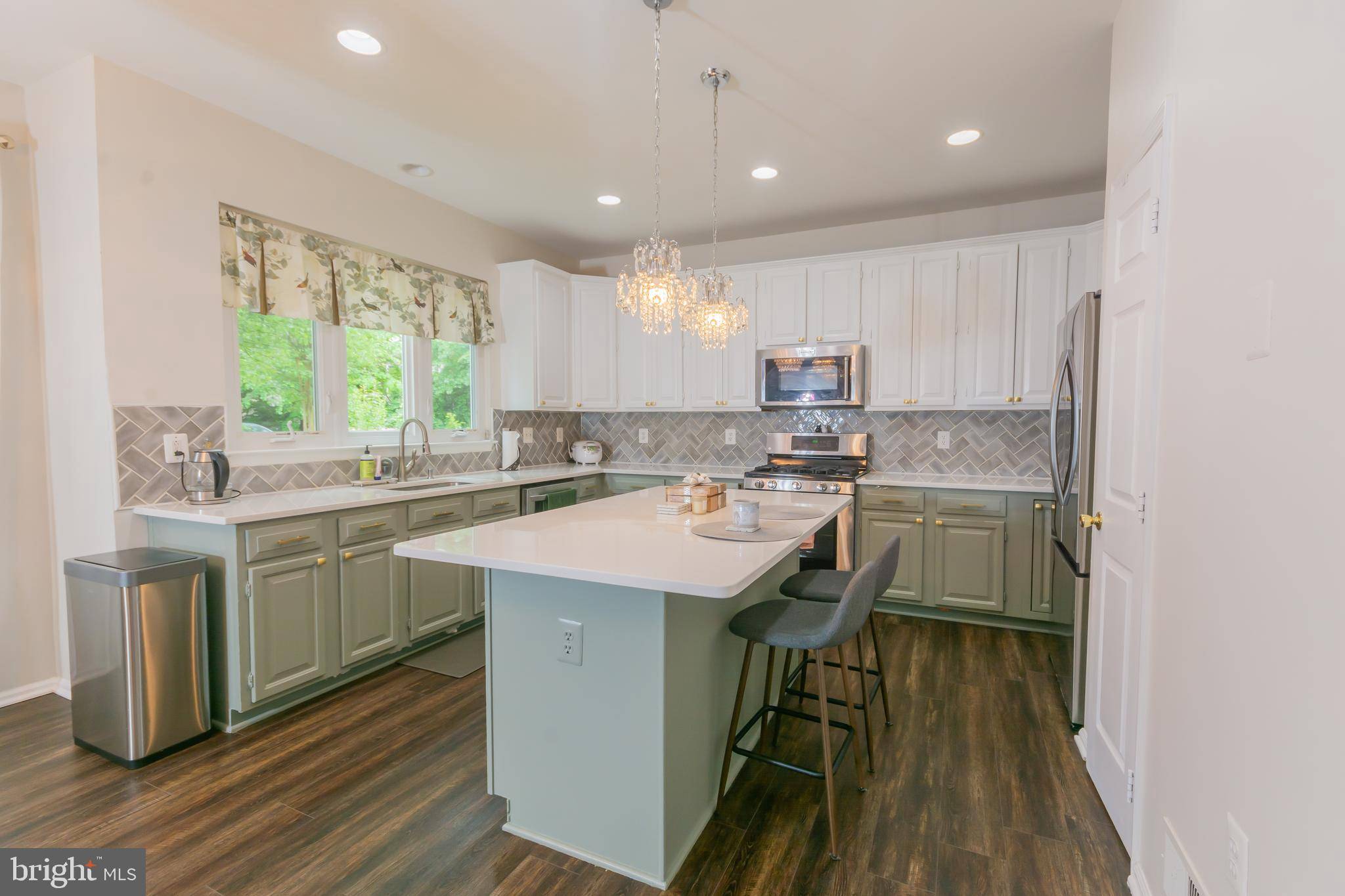 Herndon, VA 20171,12901 CEDAR GLEN LN