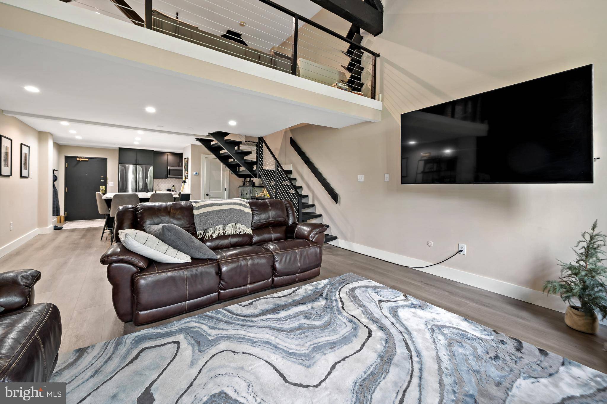 Philadelphia, PA 19147,915-25 BAINBRIDGE ST #302