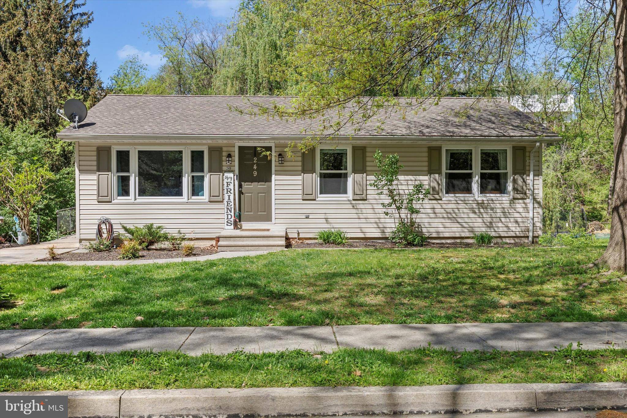 Hanover, PA 17331,249 BREEZEWOOD DR