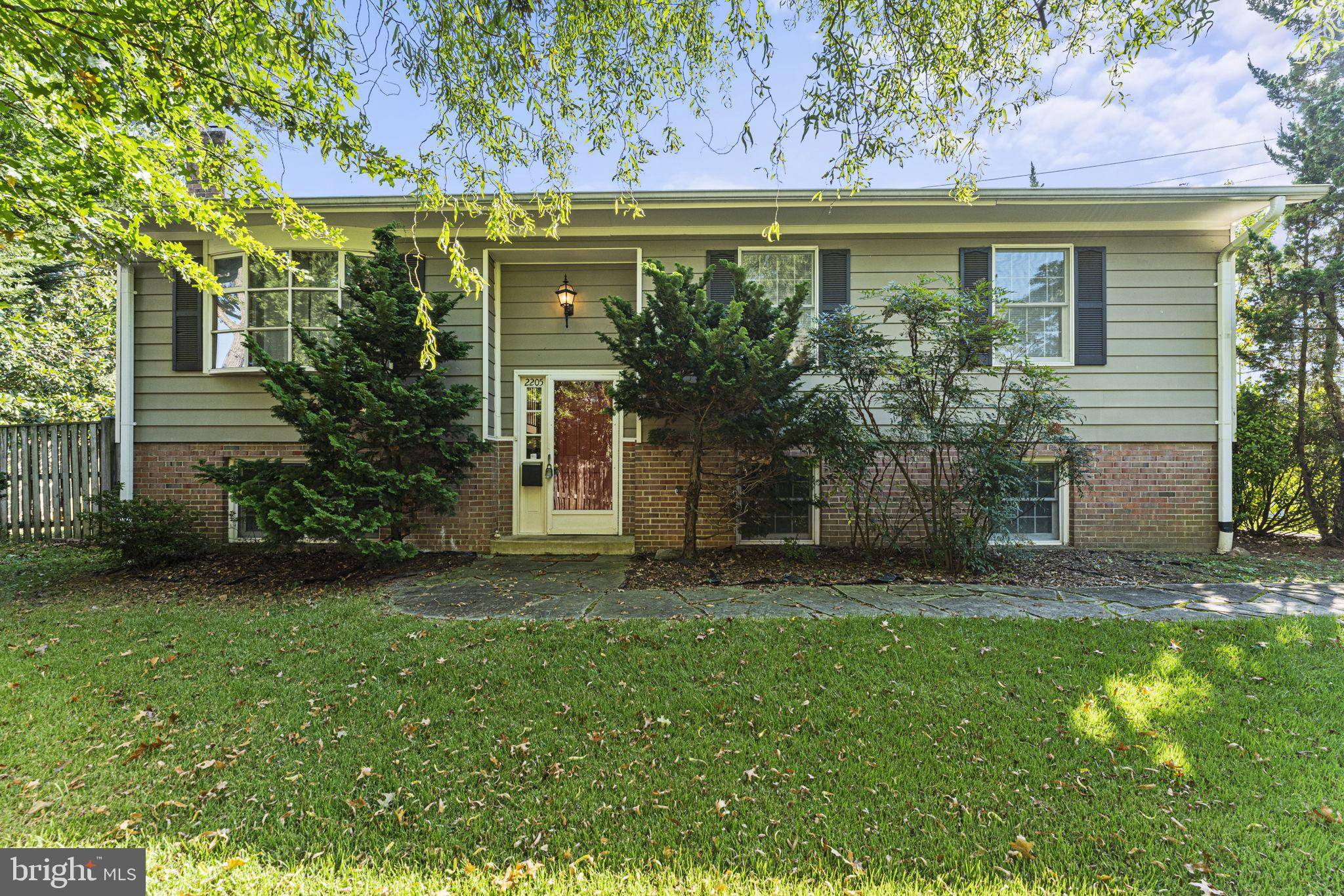 Arlington, VA 22202,2205 S GRANT ST